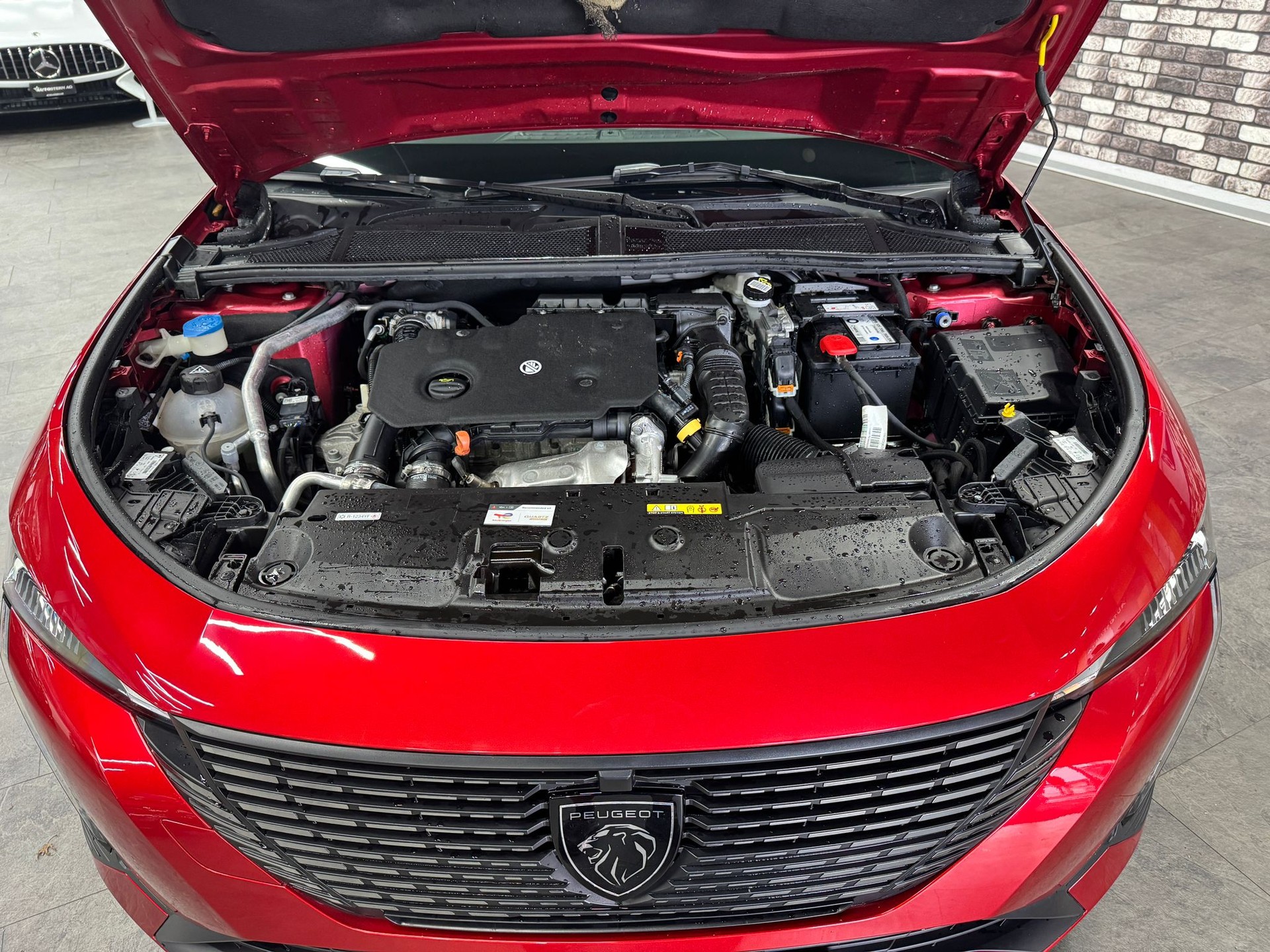 PEUGEOT 308 SW 1.5 BlueHDI Allure EAT8-image-19