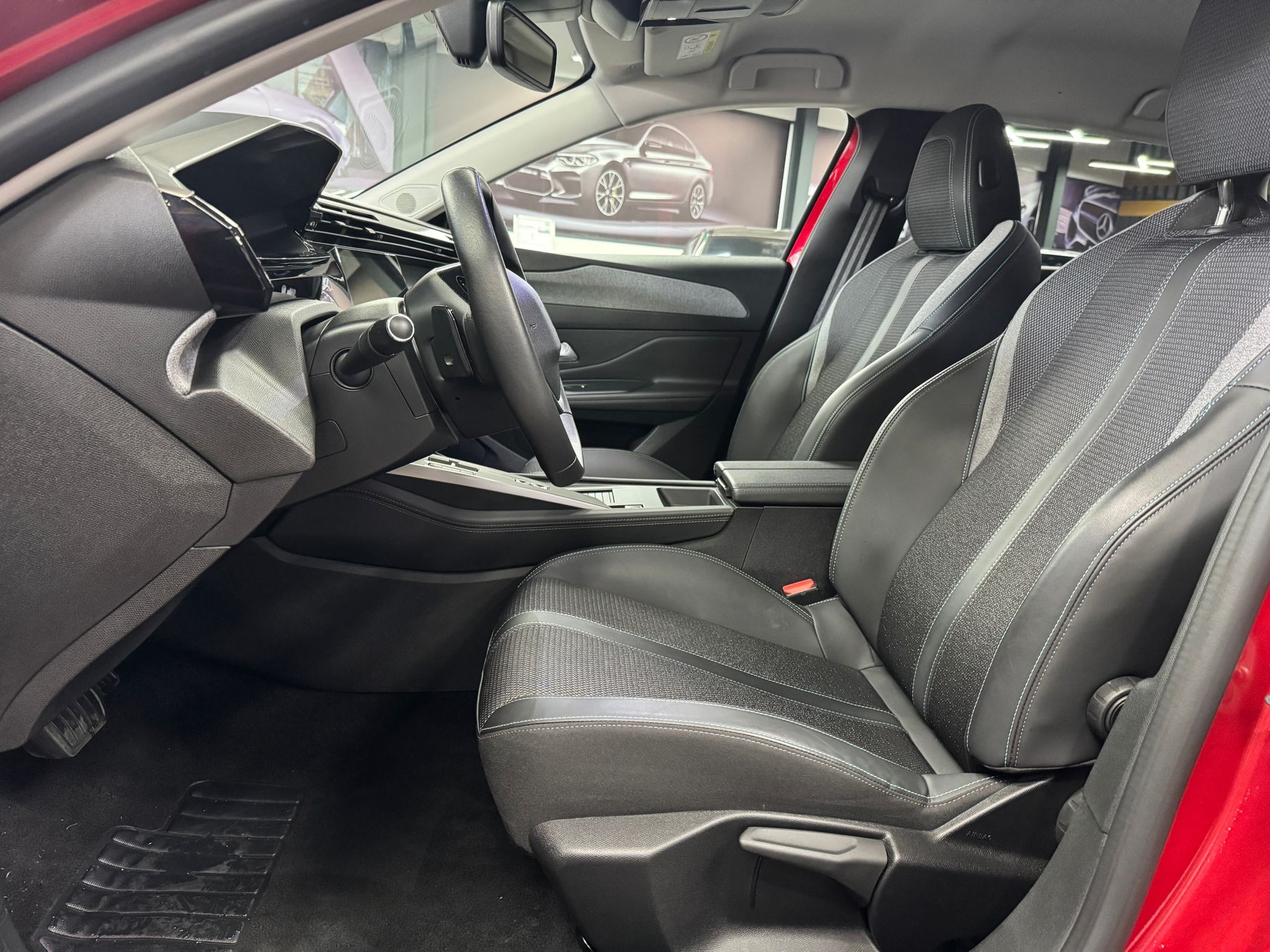 PEUGEOT 308 SW 1.5 BlueHDI Allure EAT8-image-9