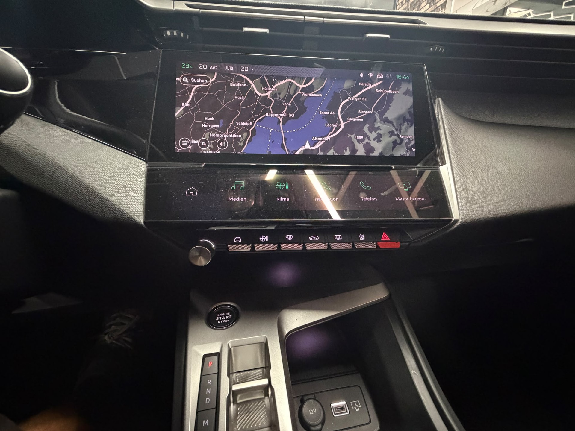 PEUGEOT 308 SW 1.5 BlueHDI Allure EAT8-image-16