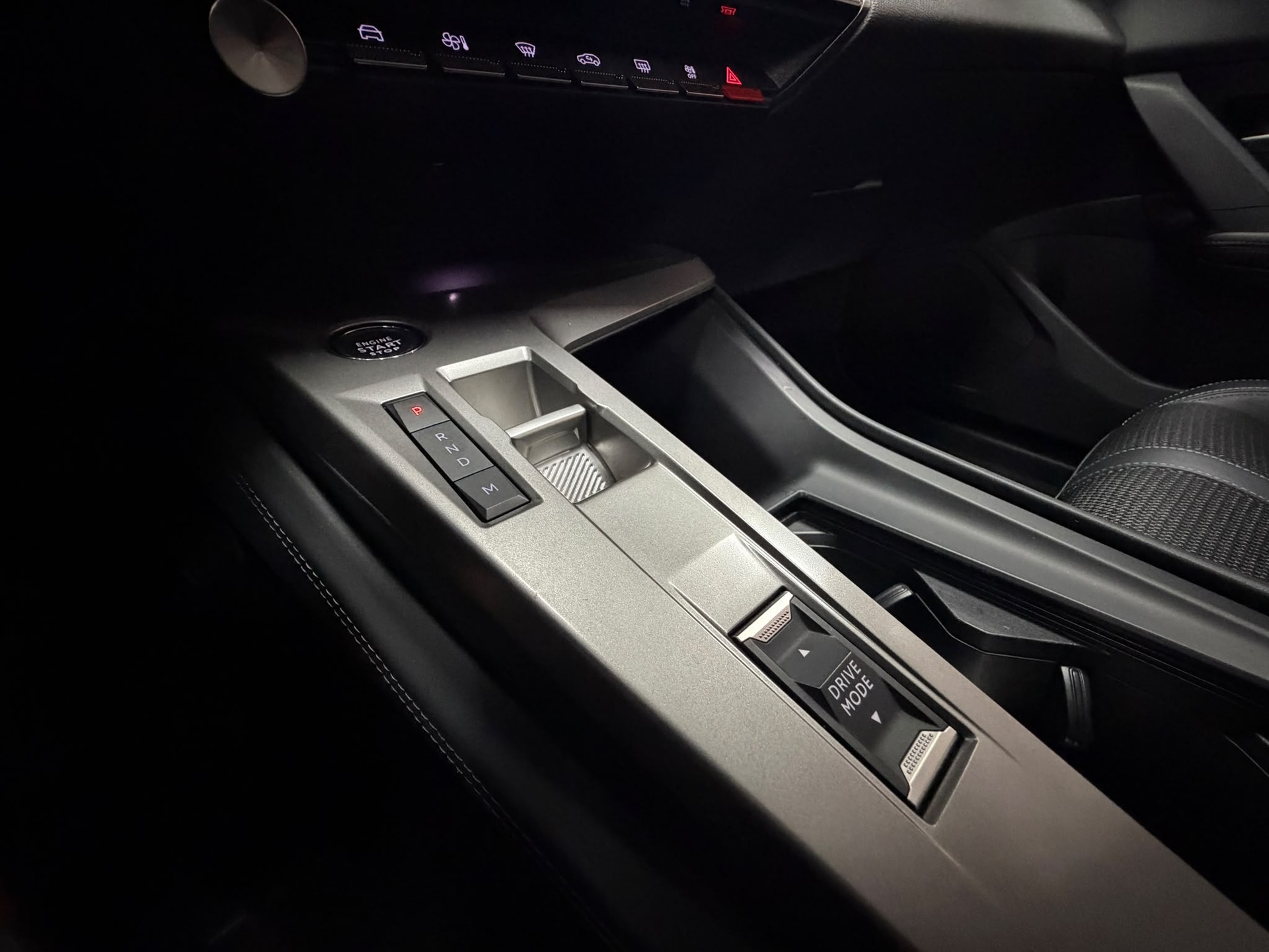 PEUGEOT 308 SW 1.5 BlueHDI Allure EAT8-image-22
