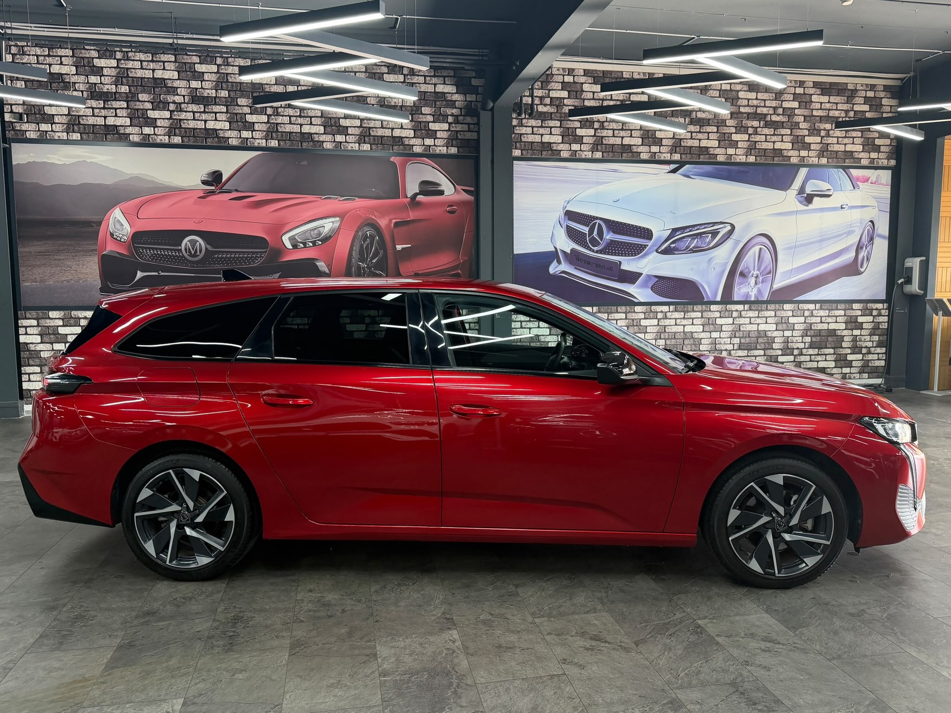 PEUGEOT 308 SW 1.5 BlueHDI Allure EAT8-showroom-element-3