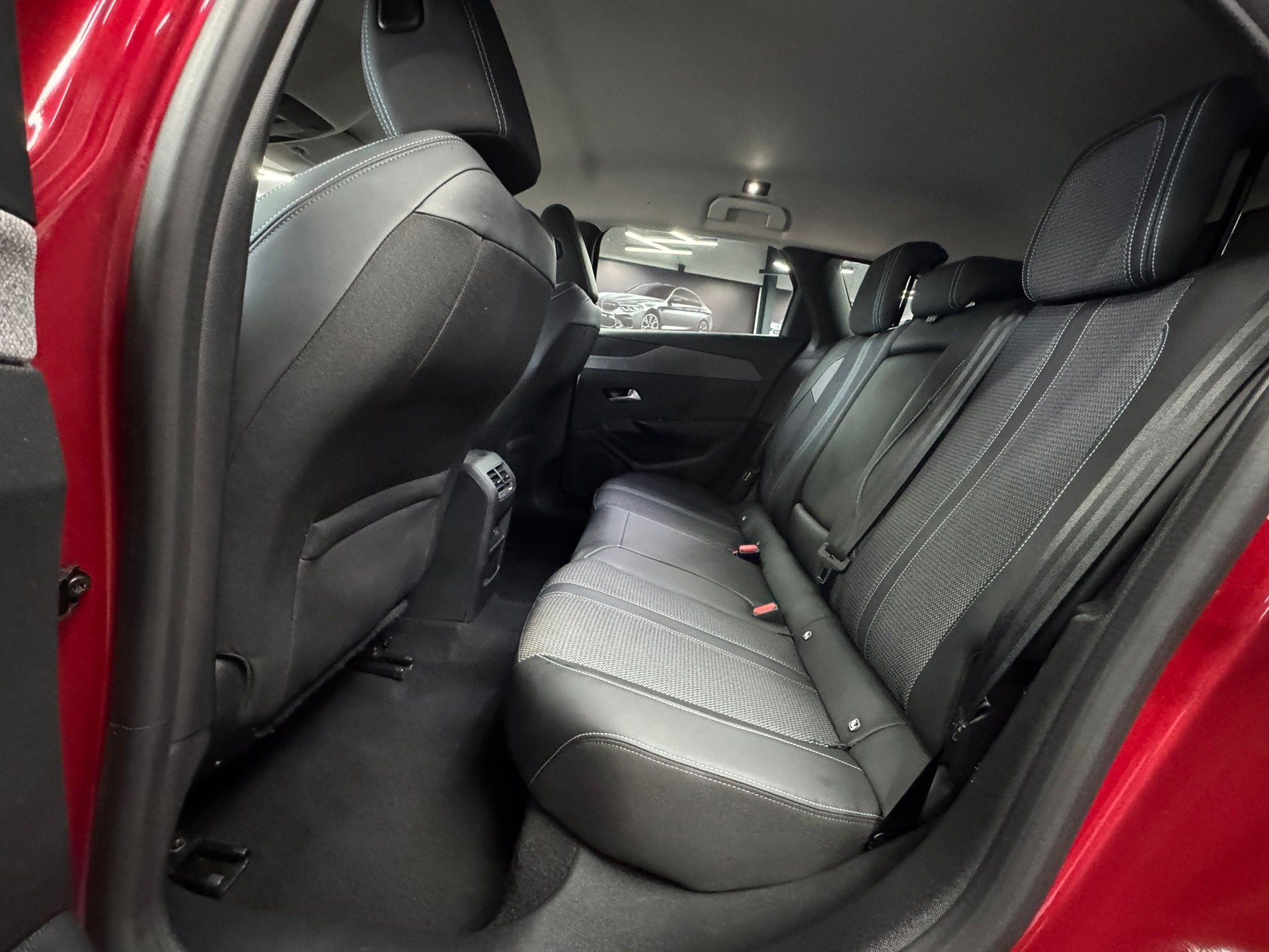 PEUGEOT 308 SW 1.5 BlueHDI Allure EAT8-image-11