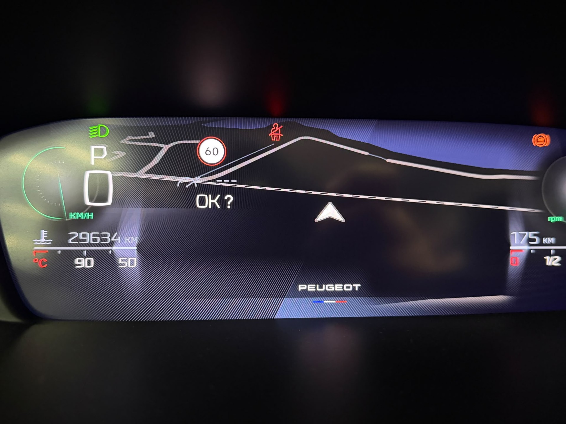 PEUGEOT 308 SW 1.5 BlueHDI Allure EAT8-image-14