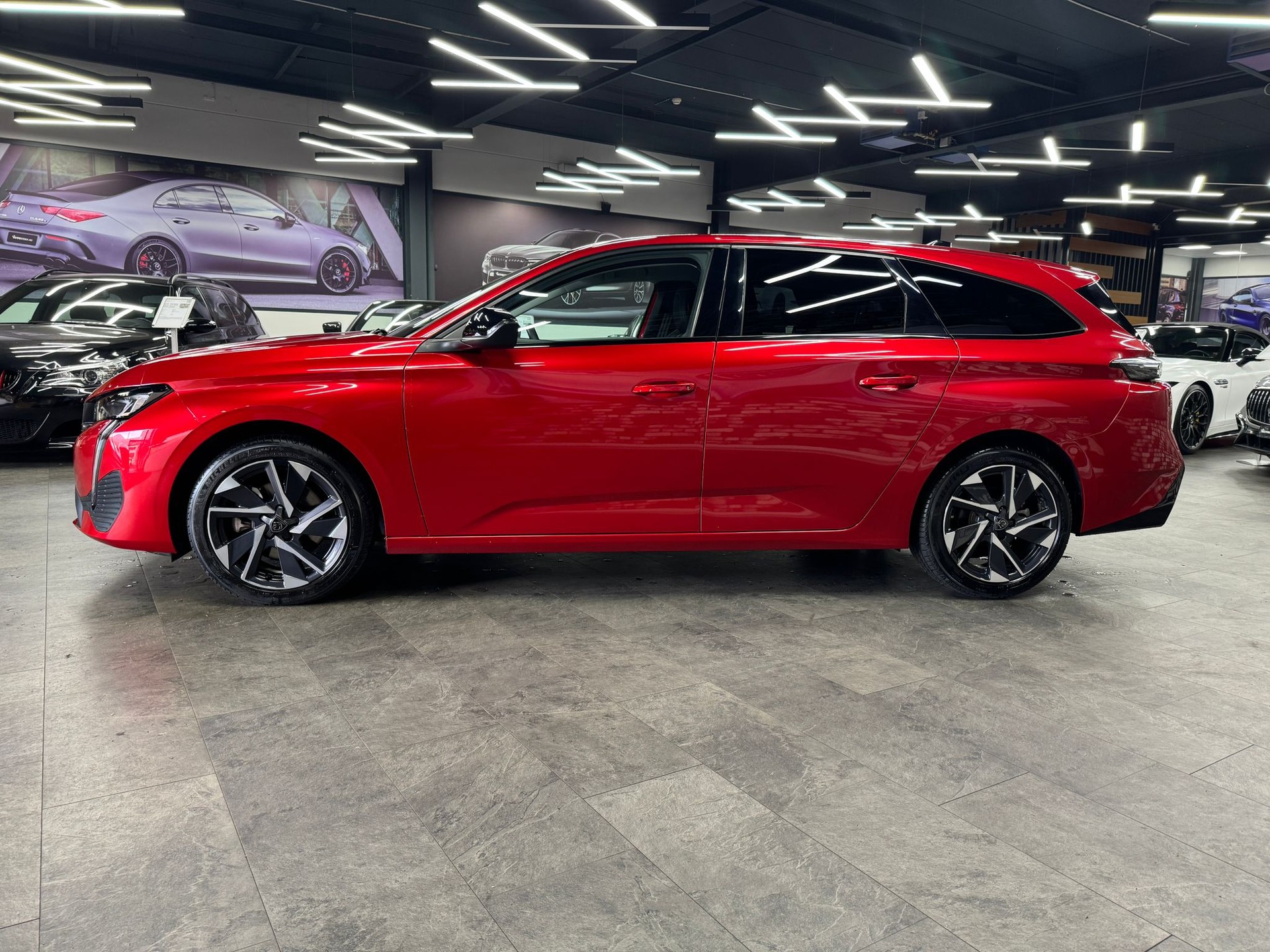 PEUGEOT 308 SW 1.5 BlueHDI Allure EAT8-image-7