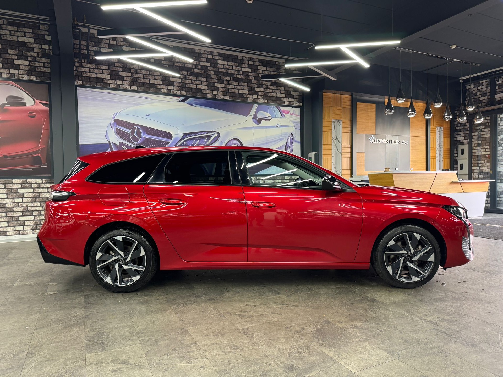 PEUGEOT 308 SW 1.5 BlueHDI Allure EAT8-showroom-element-3