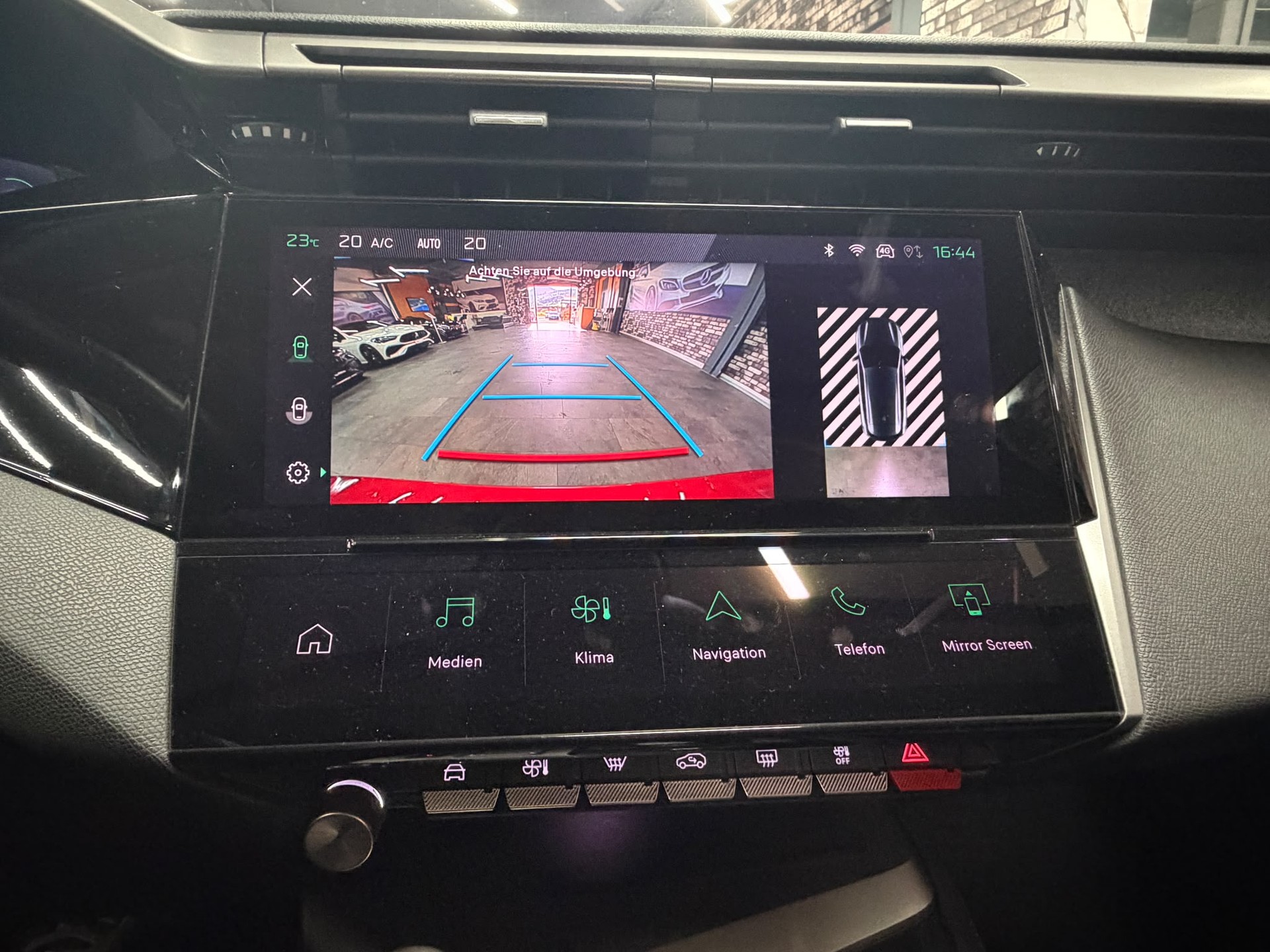 PEUGEOT 308 SW 1.5 BlueHDI Allure EAT8-image-17