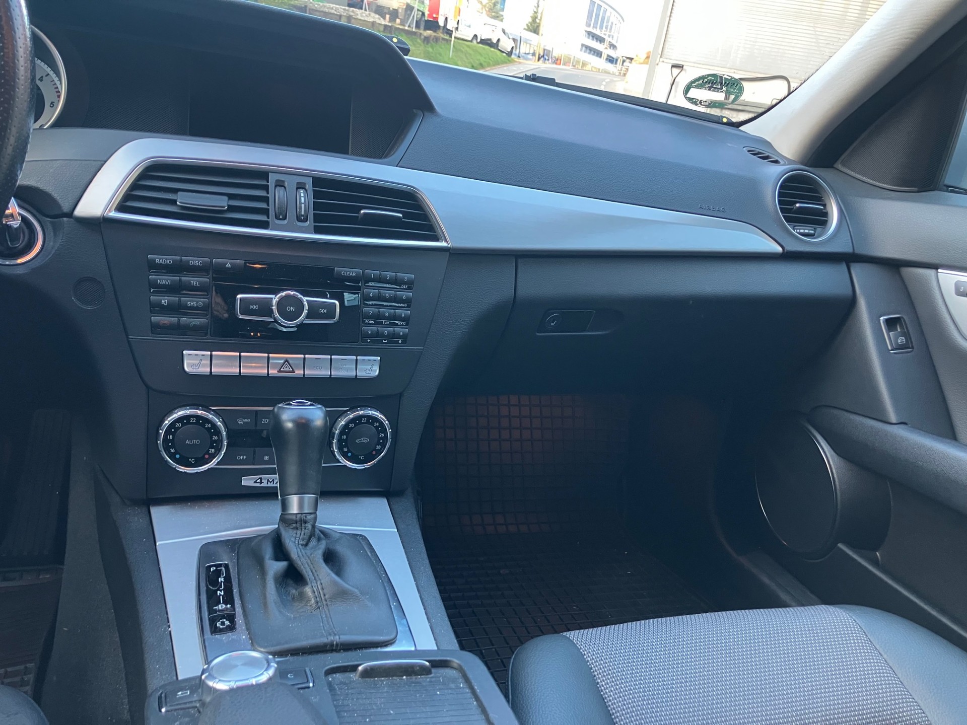 MERCEDES-BENZ C 250 CDI Avantgarde 4Matic 7G-Tronic-image-15