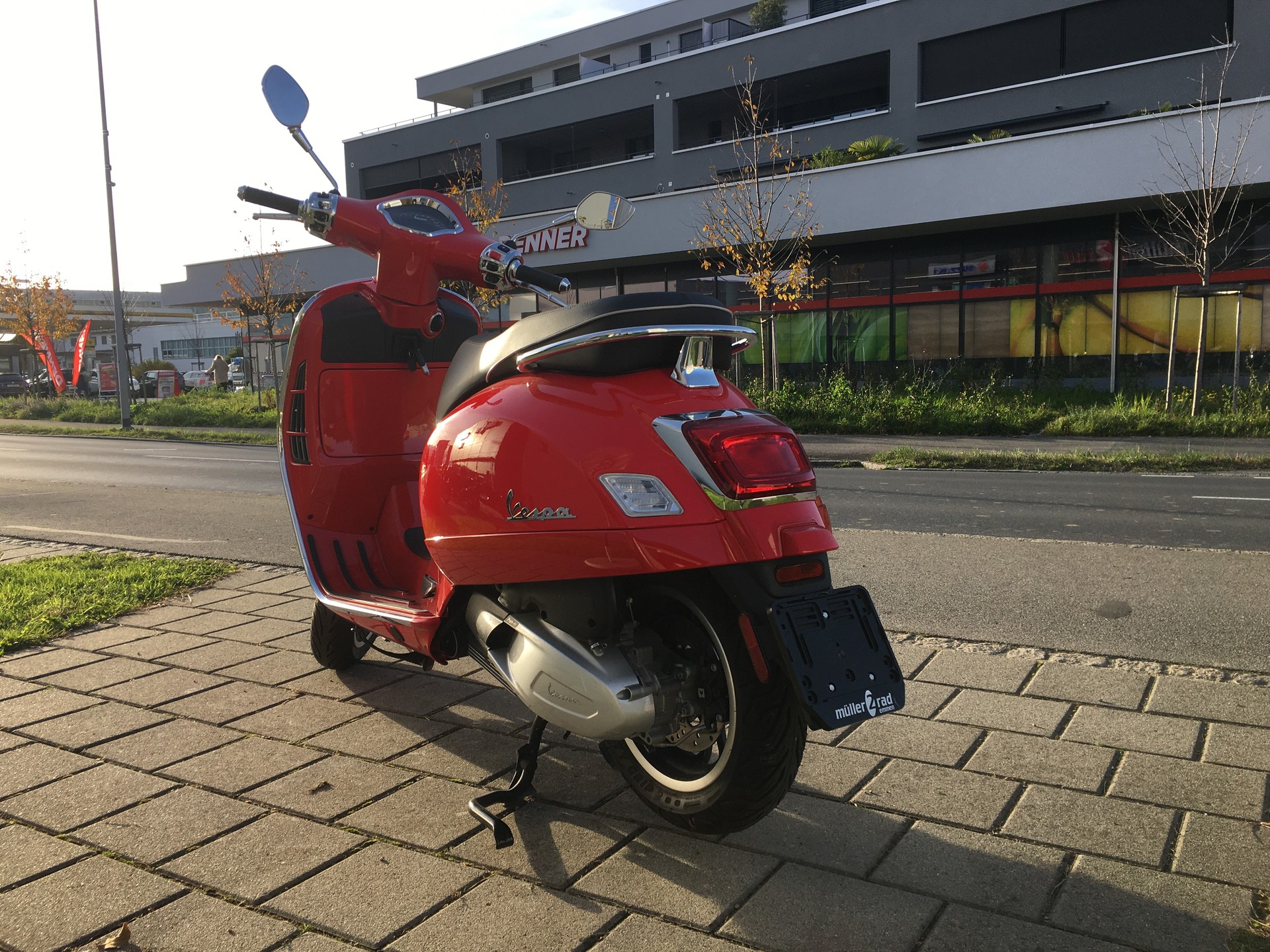PIAGGIO Vespa GTS 300 HPE Super Tech-image-3