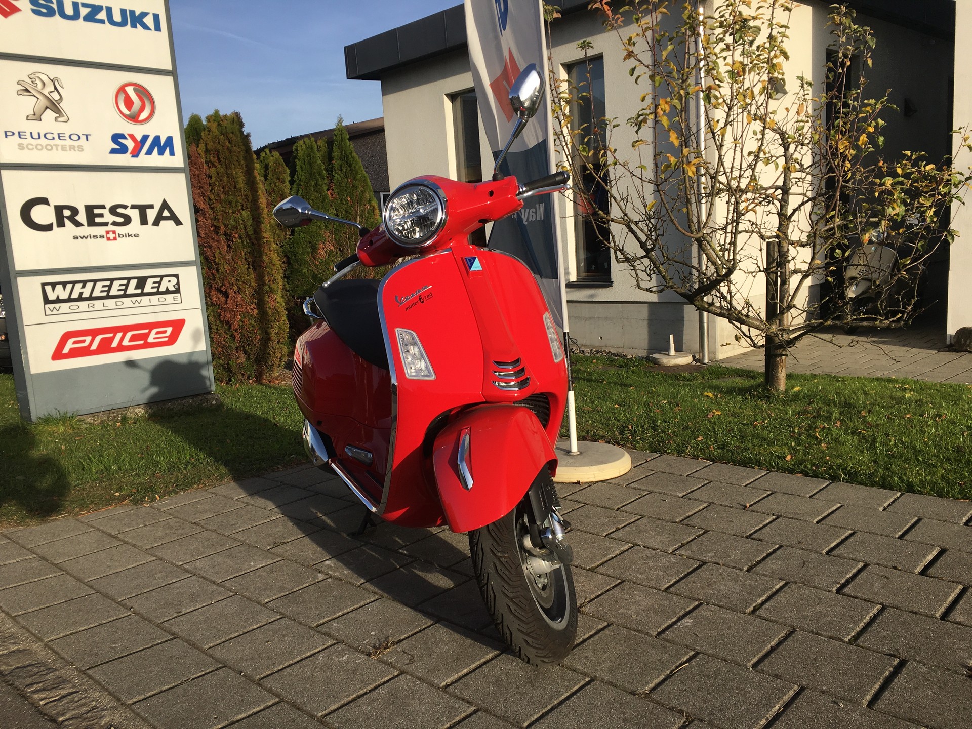 PIAGGIO Vespa GTS 300 HPE Super Tech-image-1
