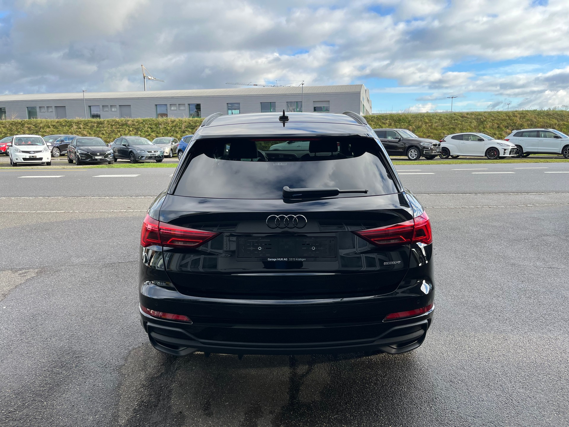 AUDI Q3 40 TDI S line quattro S-tronic+++ANHÄNGERKUPPLUNG+++AUDI GARANTIE UND GRATISSERVICE+++-showroom-element-2