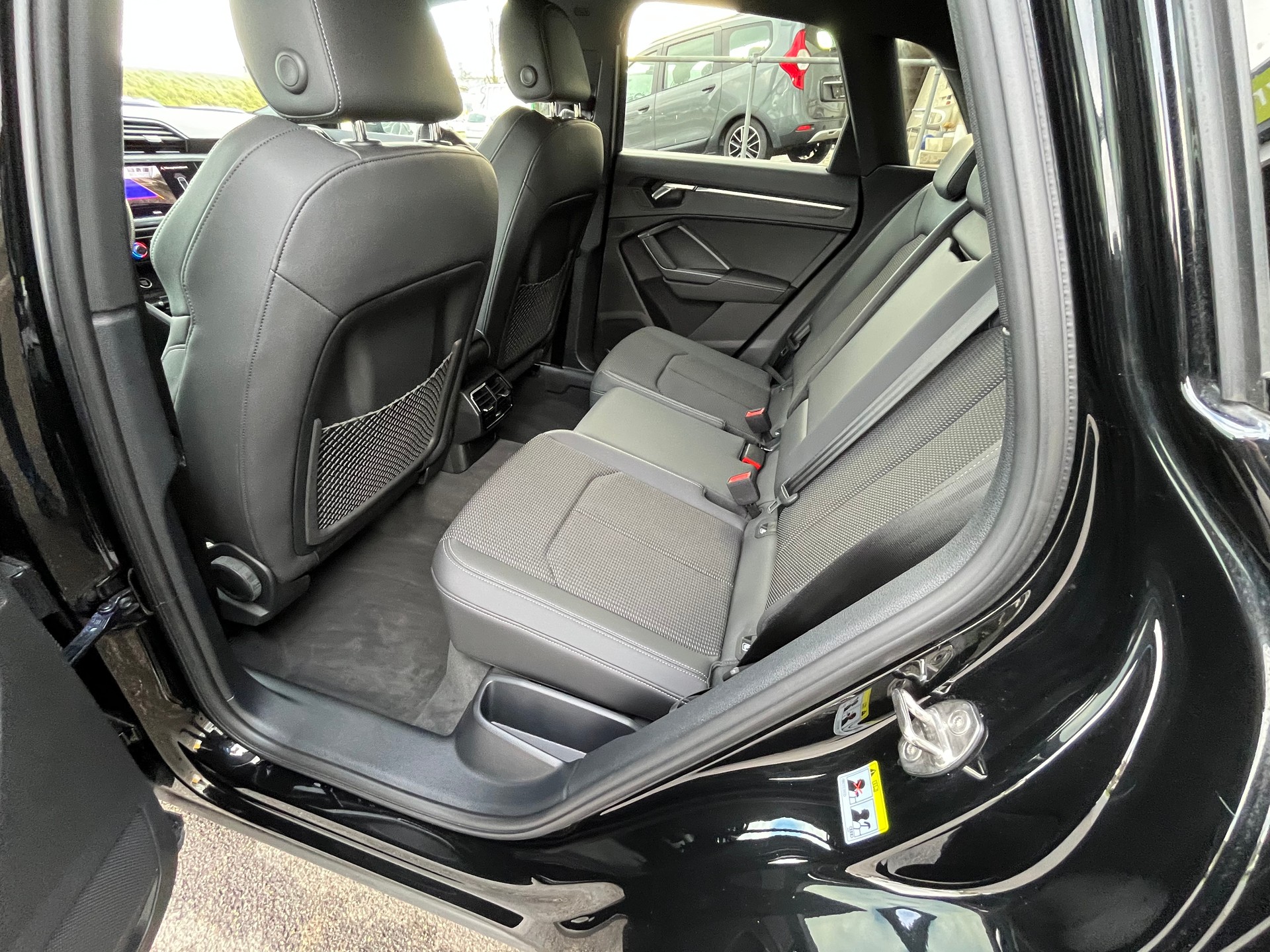 AUDI Q3 40 TDI S line quattro S-tronic+++ANHÄNGERKUPPLUNG+++AUDI GARANTIE UND GRATISSERVICE+++-image-12