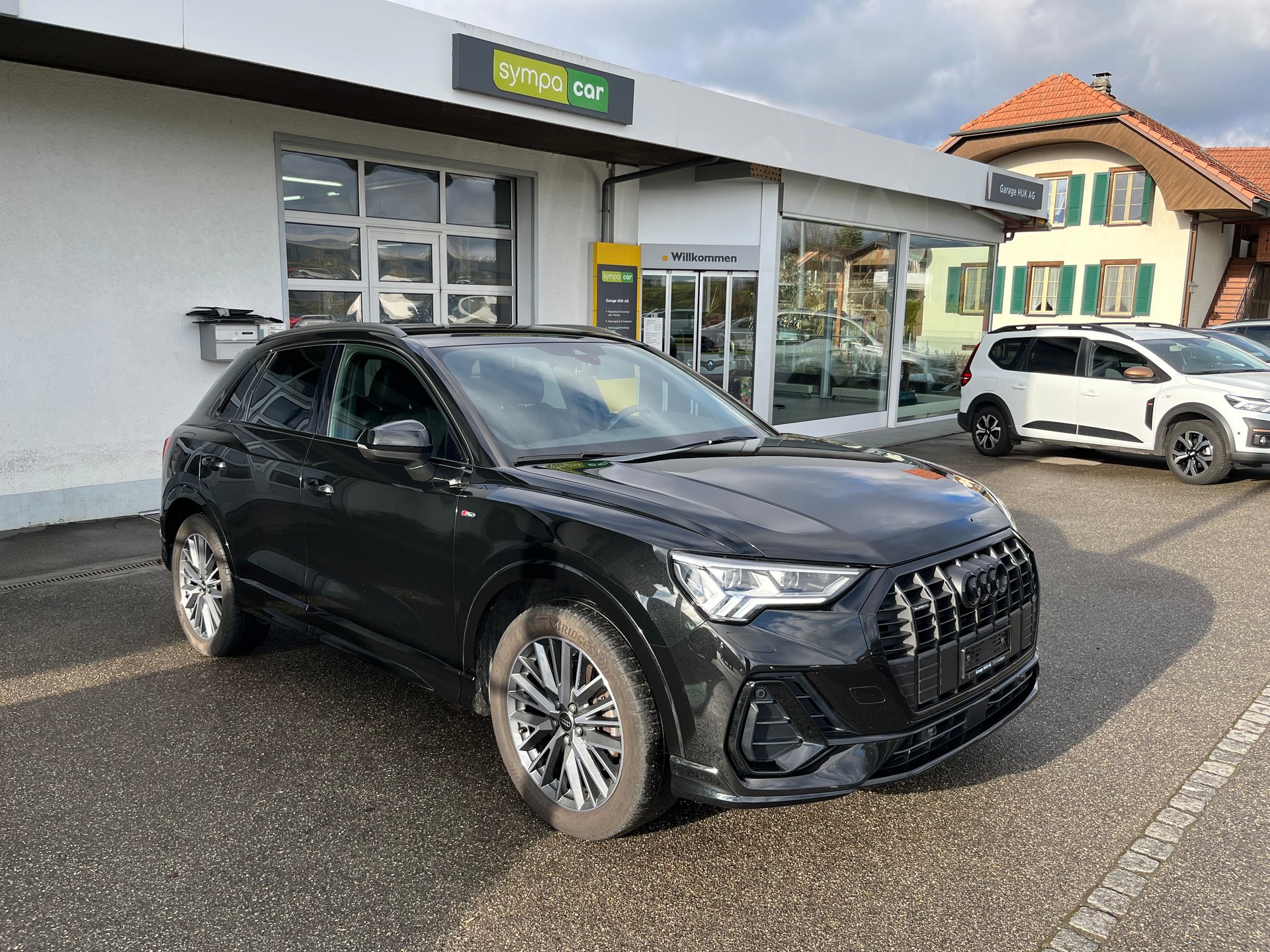 AUDI Q3 40 TDI S line quattro S-tronic+++ANHÄNGERKUPPLUNG+++AUDI GARANTIE UND GRATISSERVICE+++
