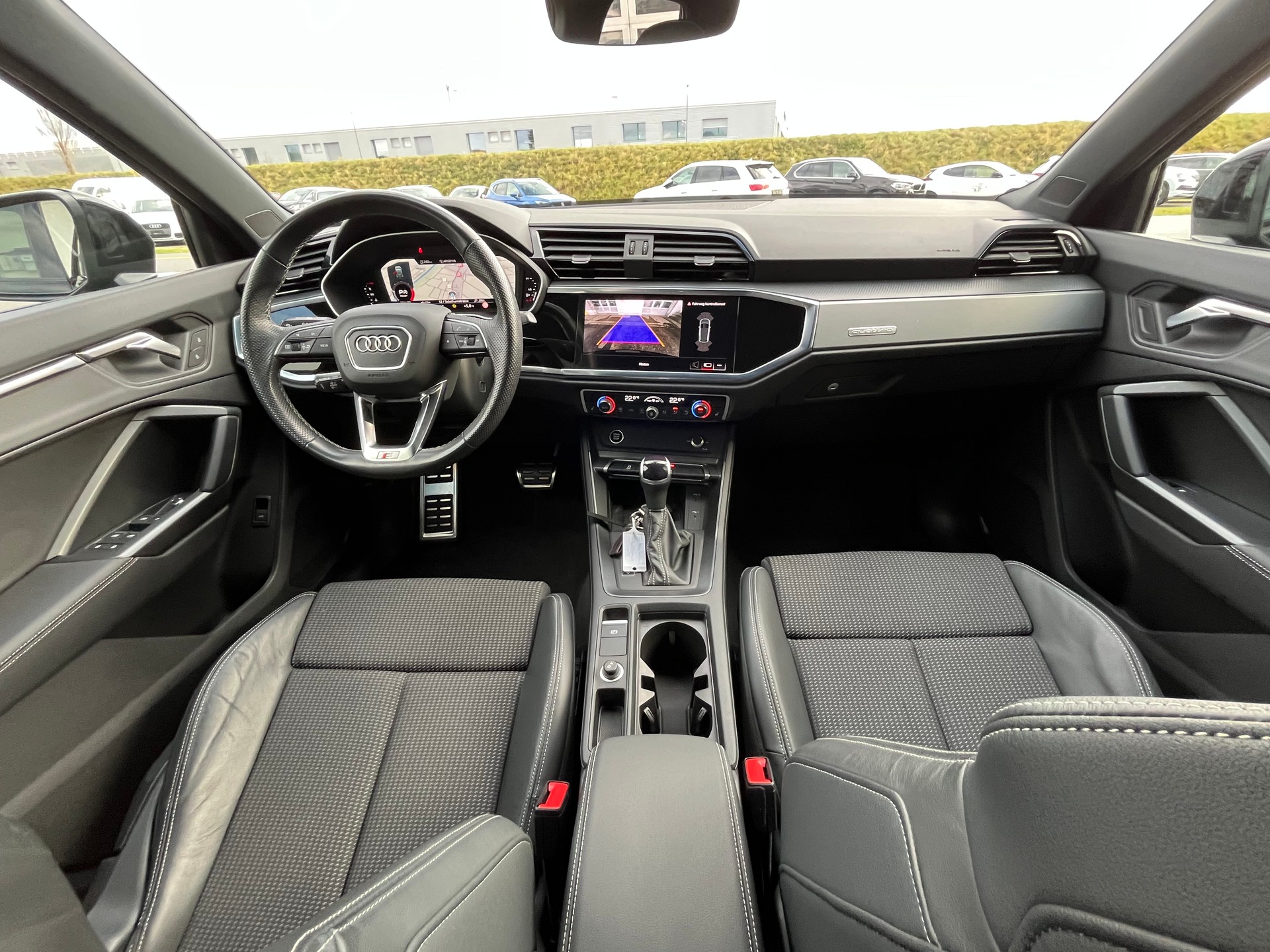 AUDI Q3 40 TDI S line quattro S-tronic+++ANHÄNGERKUPPLUNG+++AUDI GARANTIE UND GRATISSERVICE+++-image-7