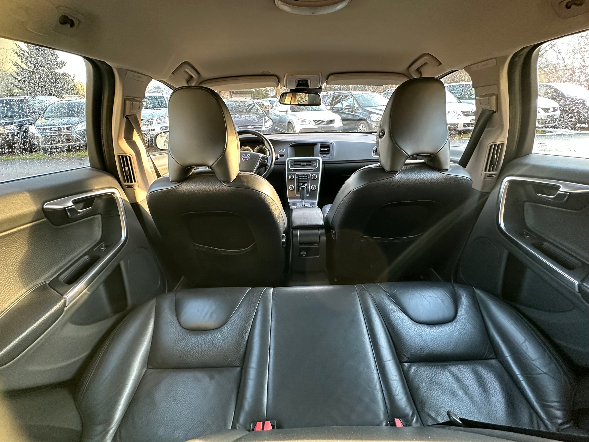 VOLVO V60 2.0T Powershift-image-7