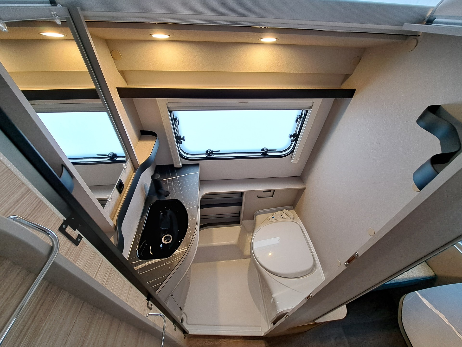 ERIBA Touring 542 Harbour Blue-image-5