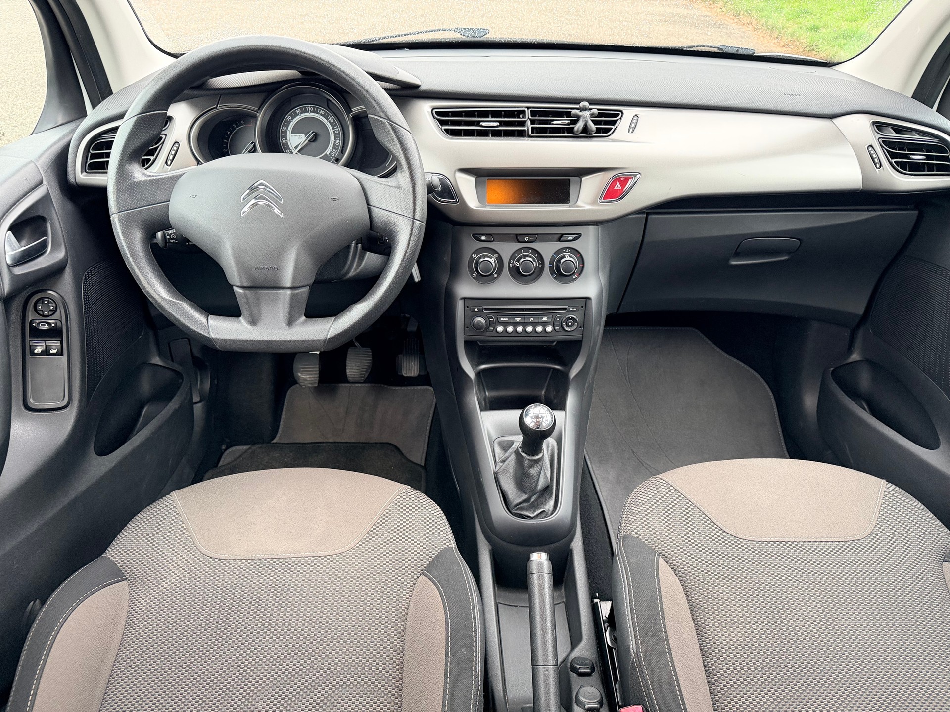 CITROEN C3 1.2i Attraction-image-10