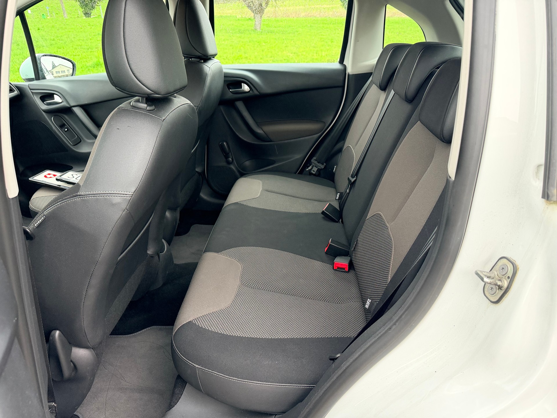 CITROEN C3 1.2i Attraction-image-14