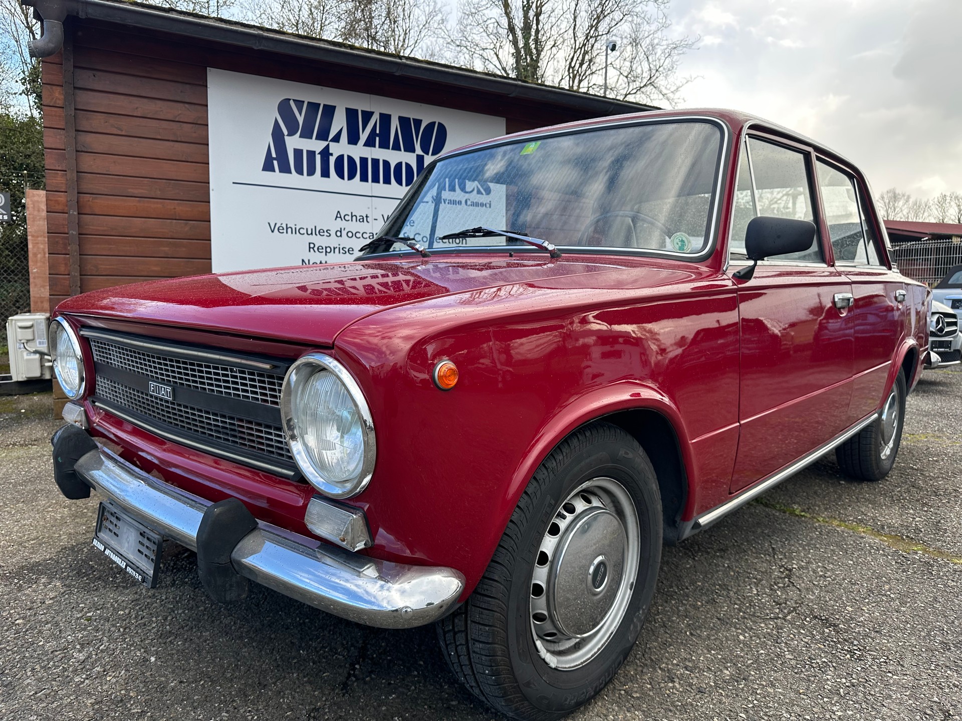 FIAT 124 Limousine-showroom-element-3