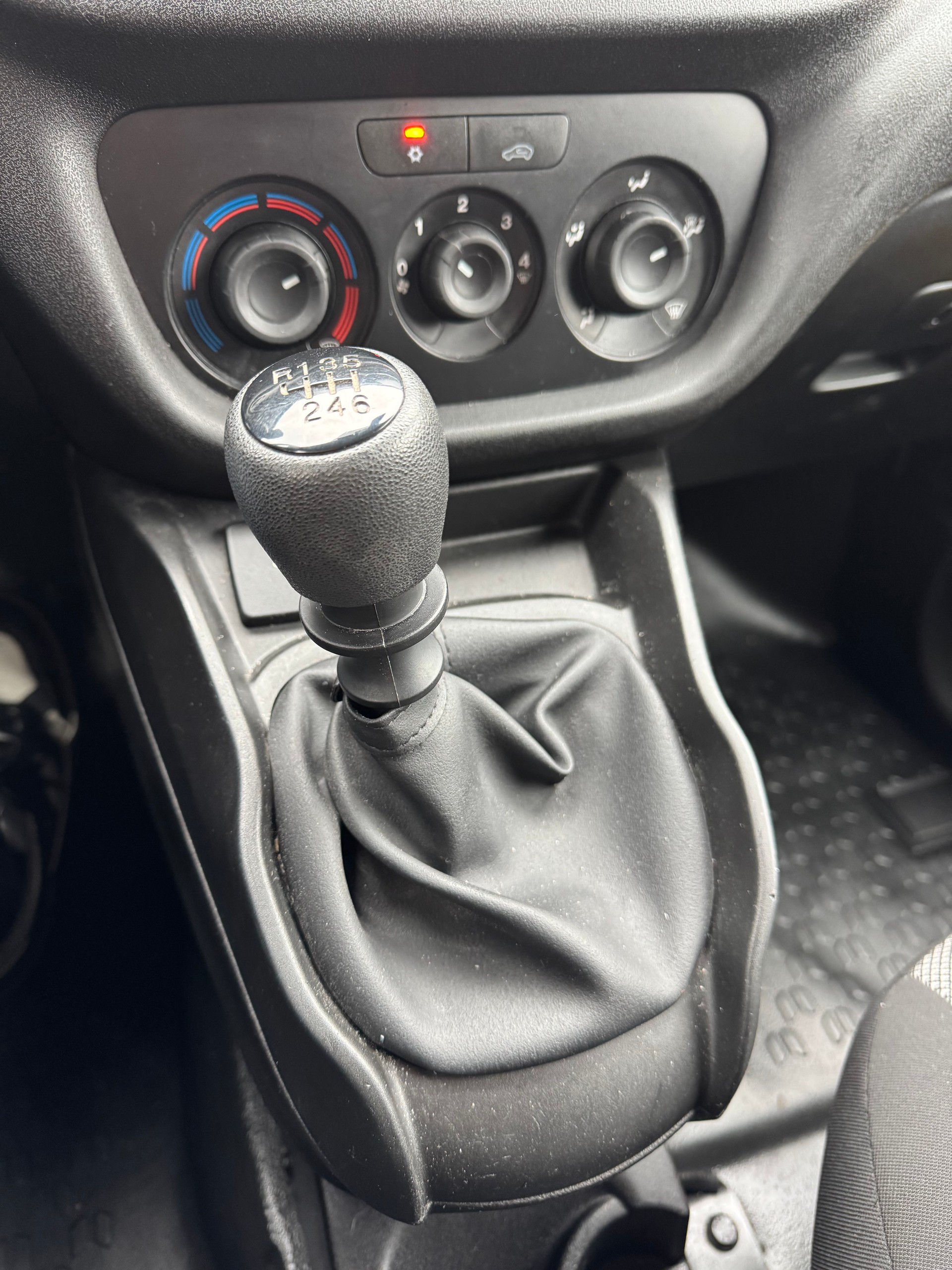 FIAT Doblò 1.6 Multijet Cargo Base Plus-image-9