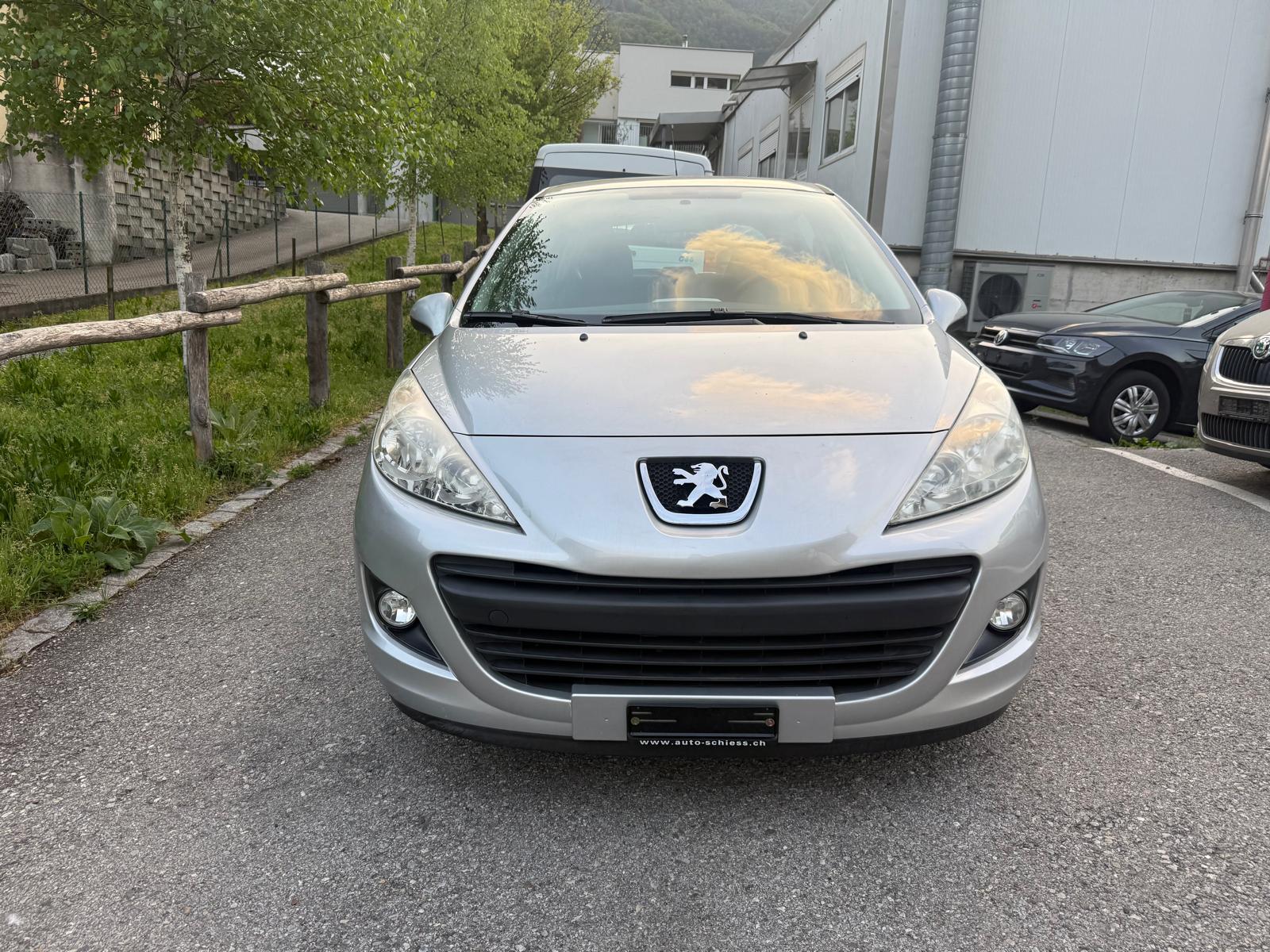 PEUGEOT 207 1.4 Trendy Clim-image-7