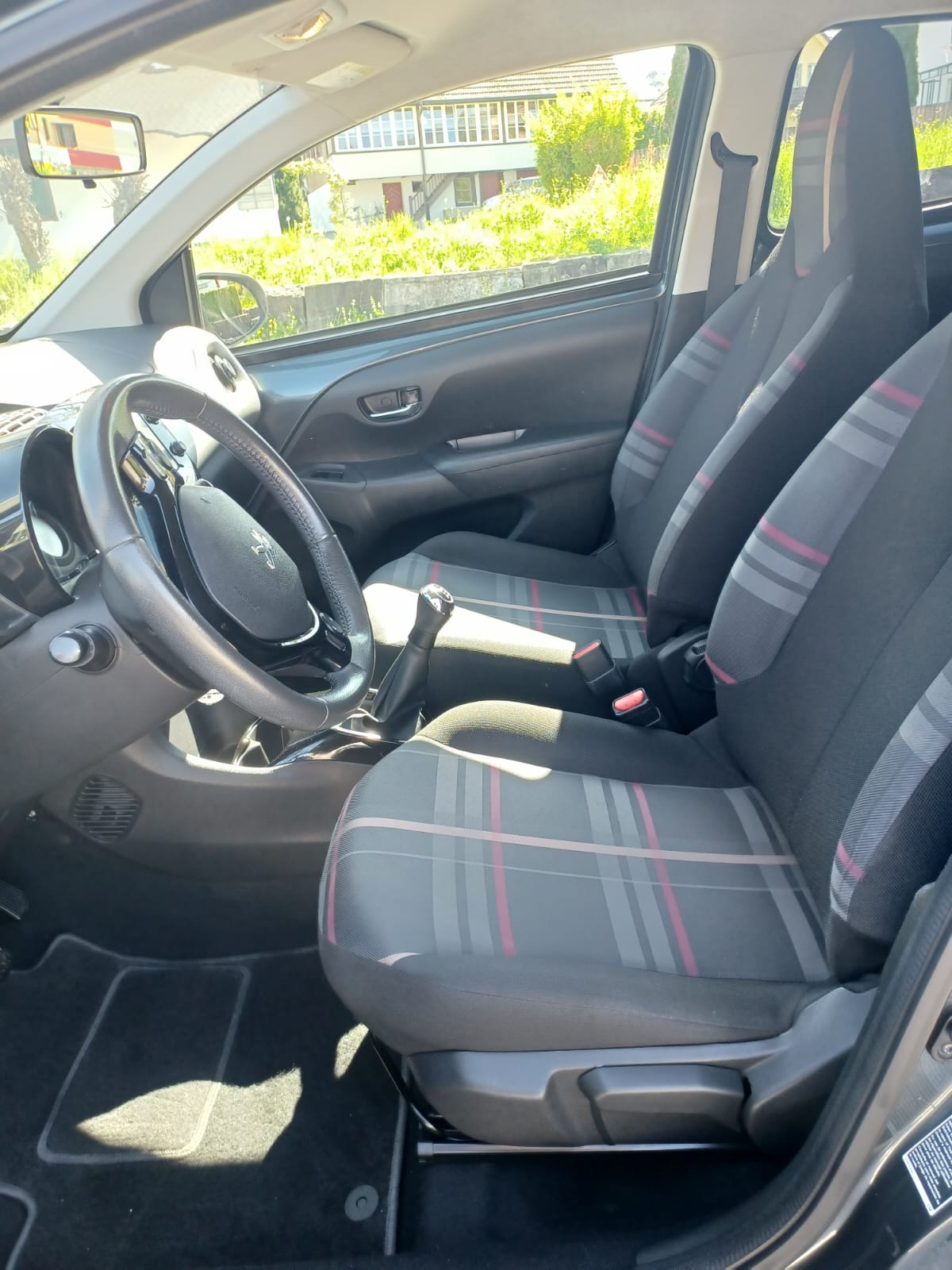 PEUGEOT 108 1.2 VTi Active-image-6