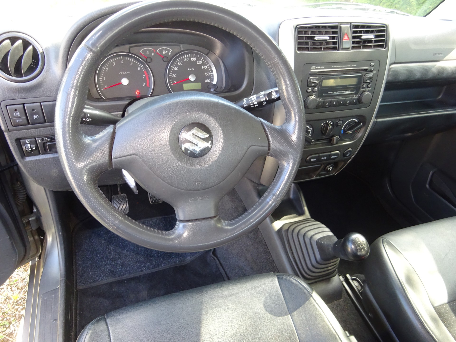 SUZUKI Jimny 1.3 16V GL Top 25th Anniversary Edition- MFK NEU - SERVICE NEU-image-7