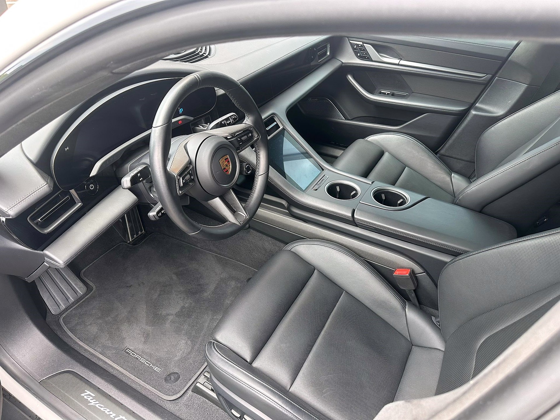 PORSCHE Taycan Cross Turismo Turbo S-image-12