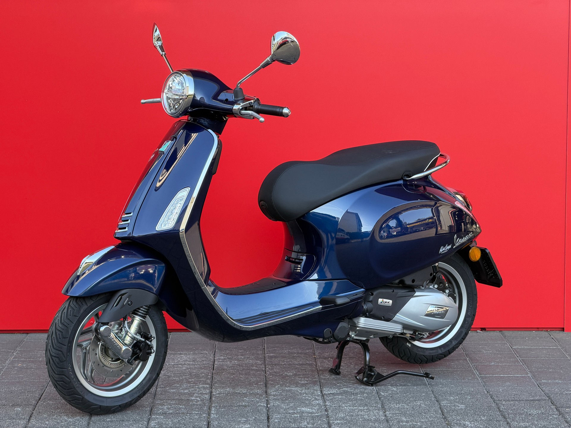 PIAGGIO Vespa 125 Primavera MY26-image-2