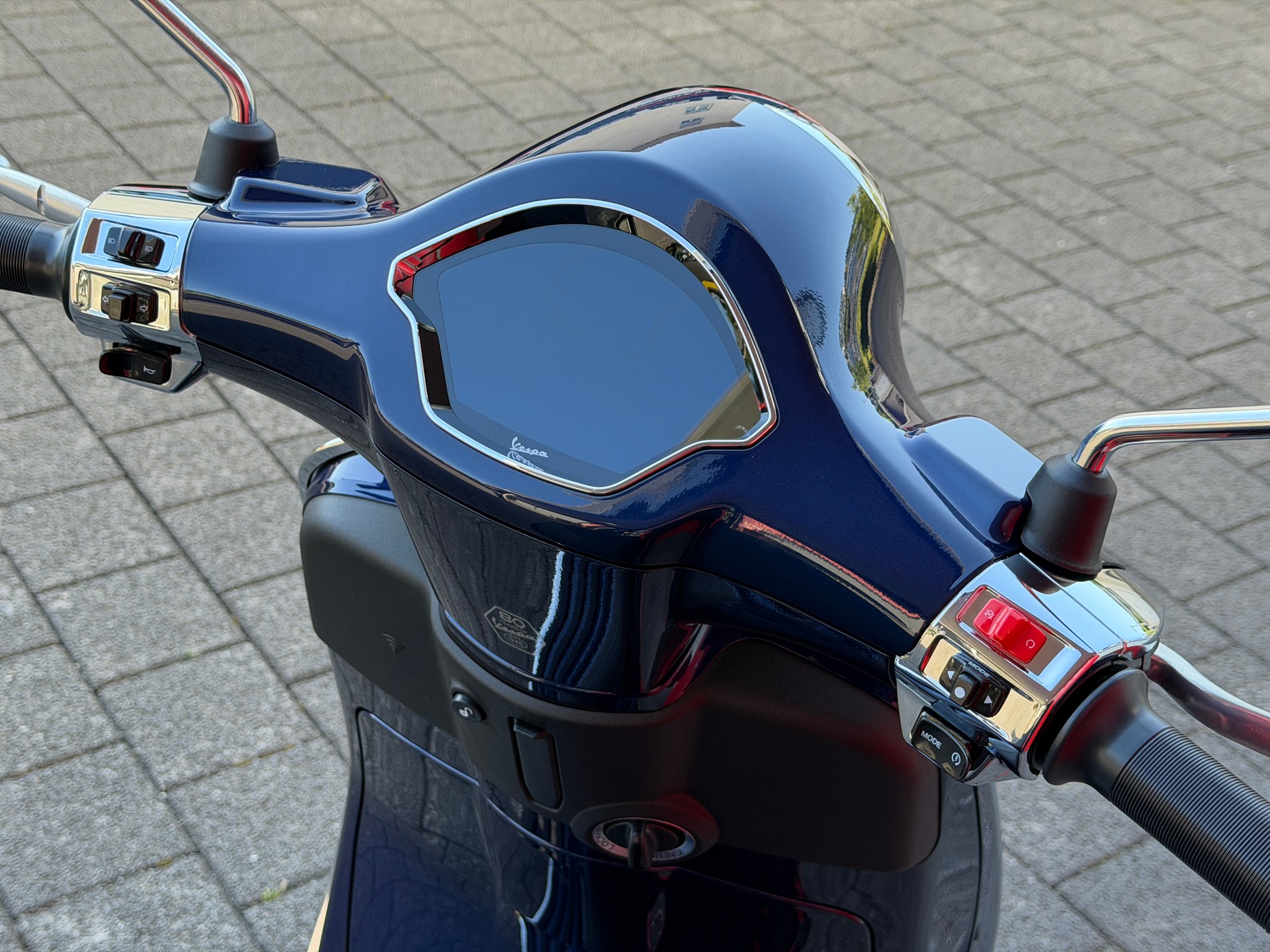 PIAGGIO Vespa 125 Primavera MY26-image-10
