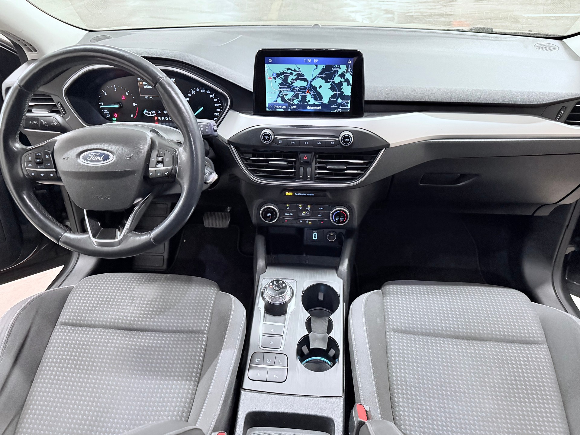 FORD Focus 2.0 TDCi Cool Connect Automatic-image-11