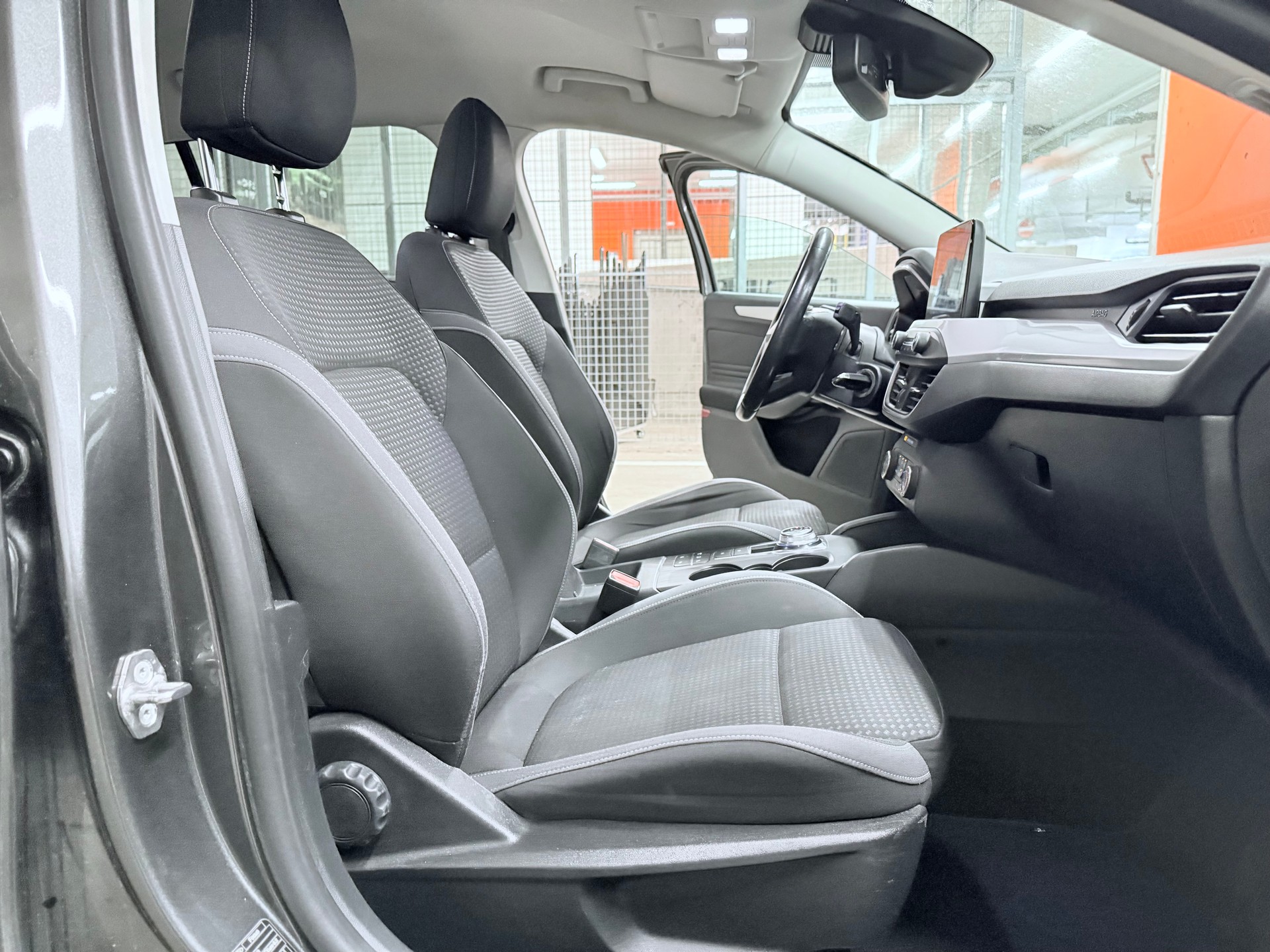 FORD Focus 2.0 TDCi Cool Connect Automatic-image-12