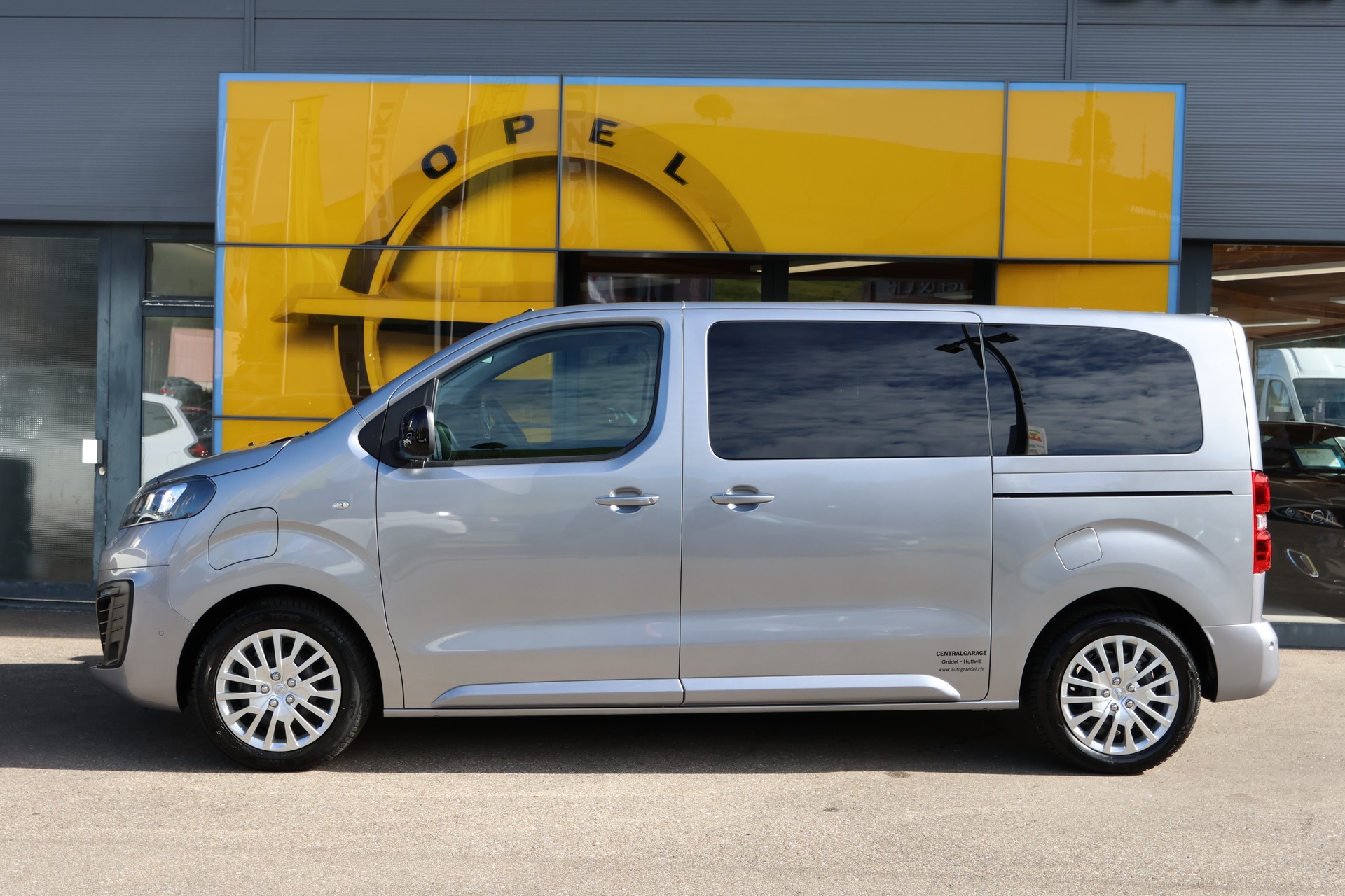 OPEL Zafira-e Life 50kWh Business Edition M-showroom-element-1