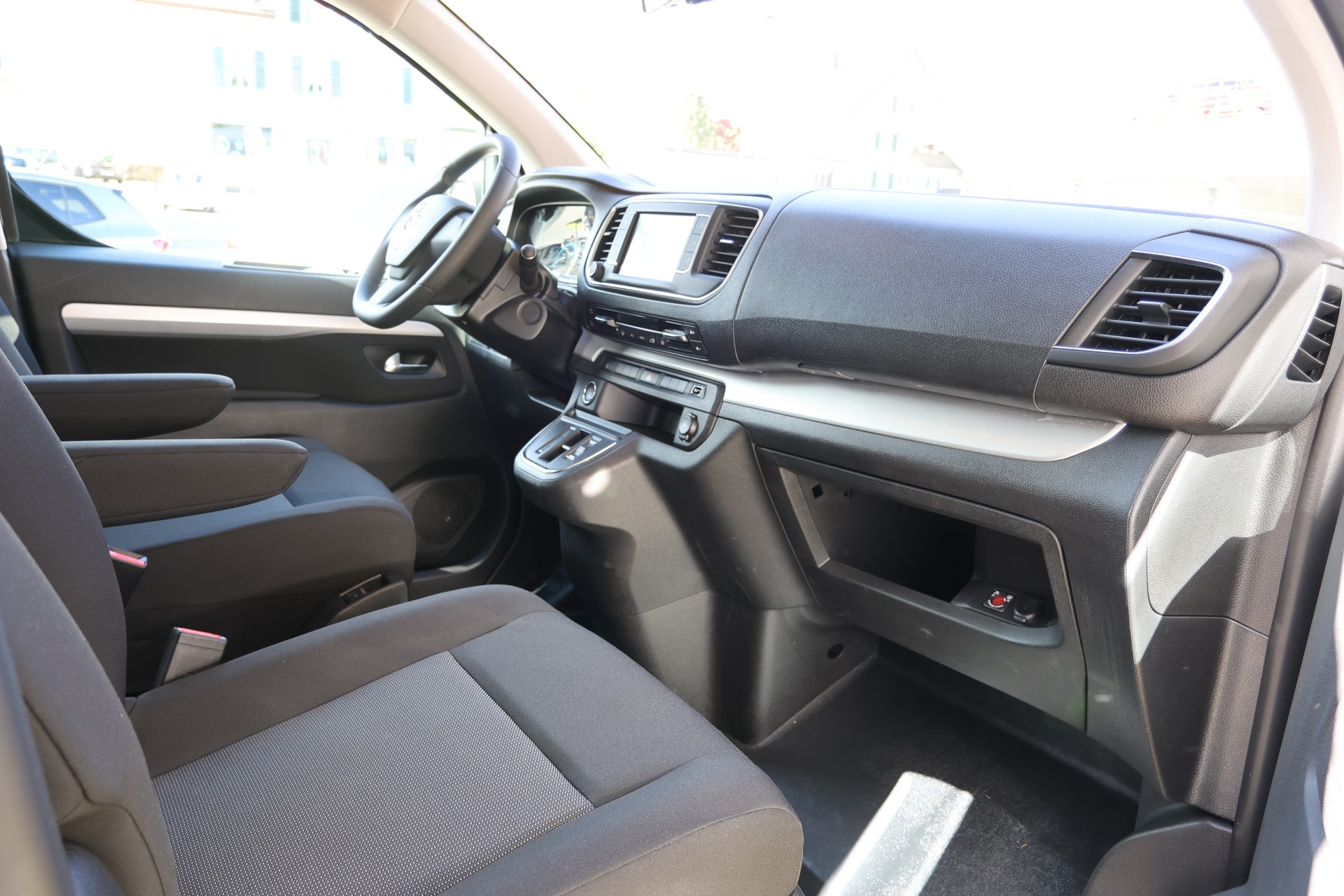 OPEL Zafira-e Life 50kWh Business Edition M-image-10