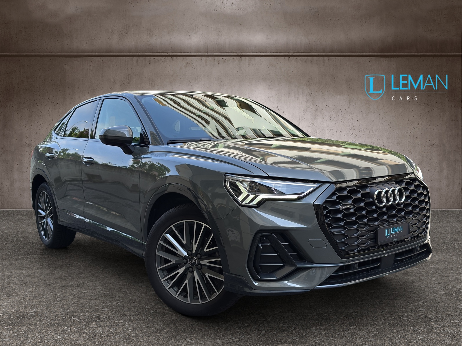 AUDI Q3 Sportback 35 TDI S line Attraction quattro S-tronic-image-2