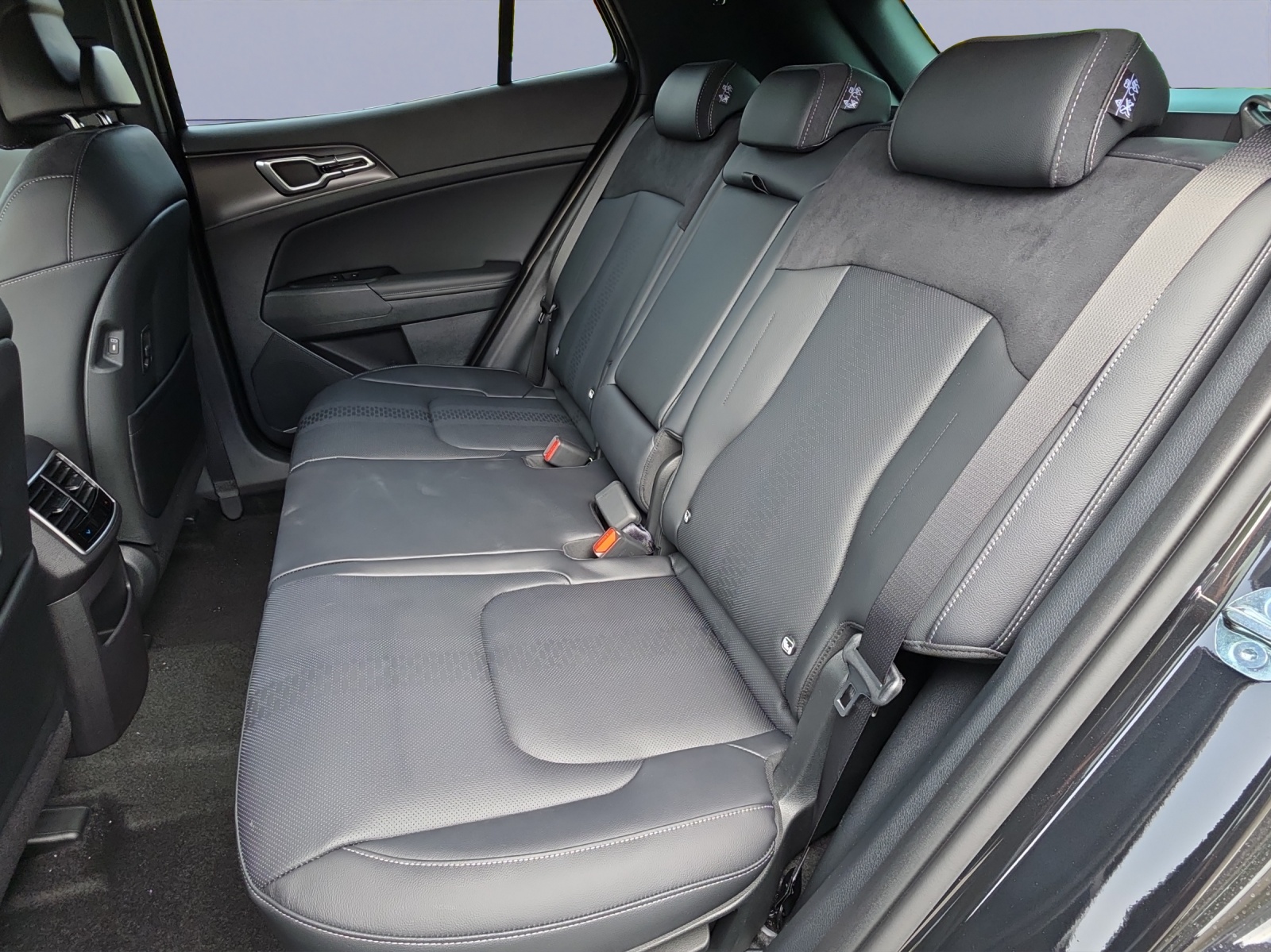 KIA Sportage 1.6 T-GDi Hybrid Black Edition-image-9