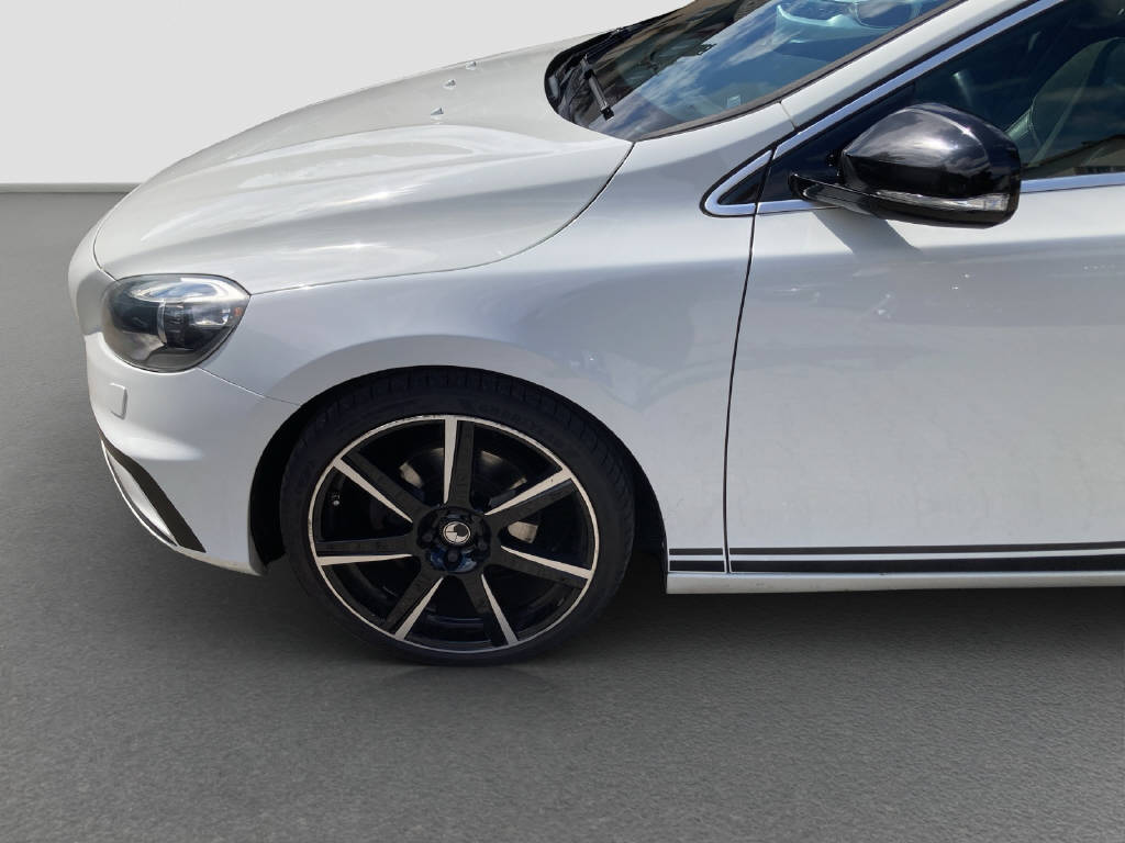 VOLVO V40 1.6 T Sport 200 S/S-image-13