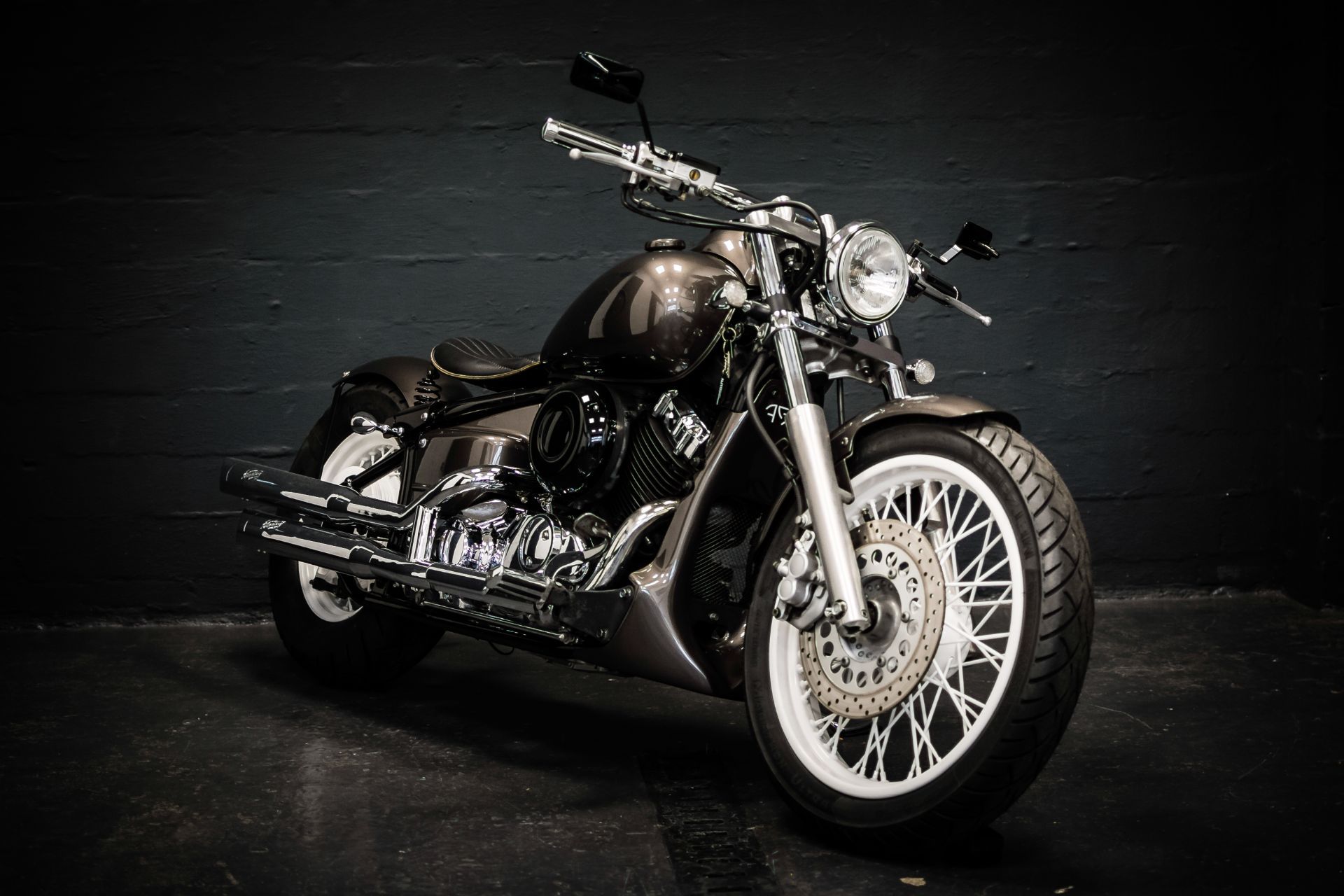 YAMAHA XVS 650 Drag Star-image-1
