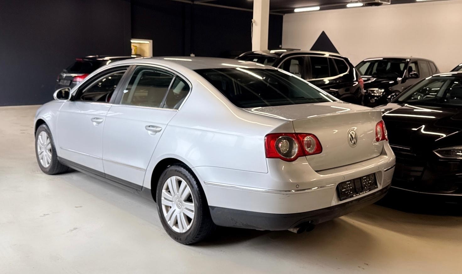 VW Passat 2.0 FSI Comfortline-image-6