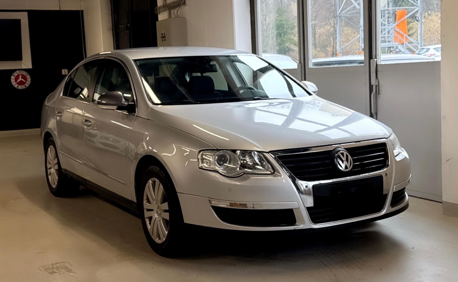VW Passat 2.0 FSI Comfortline-image-5