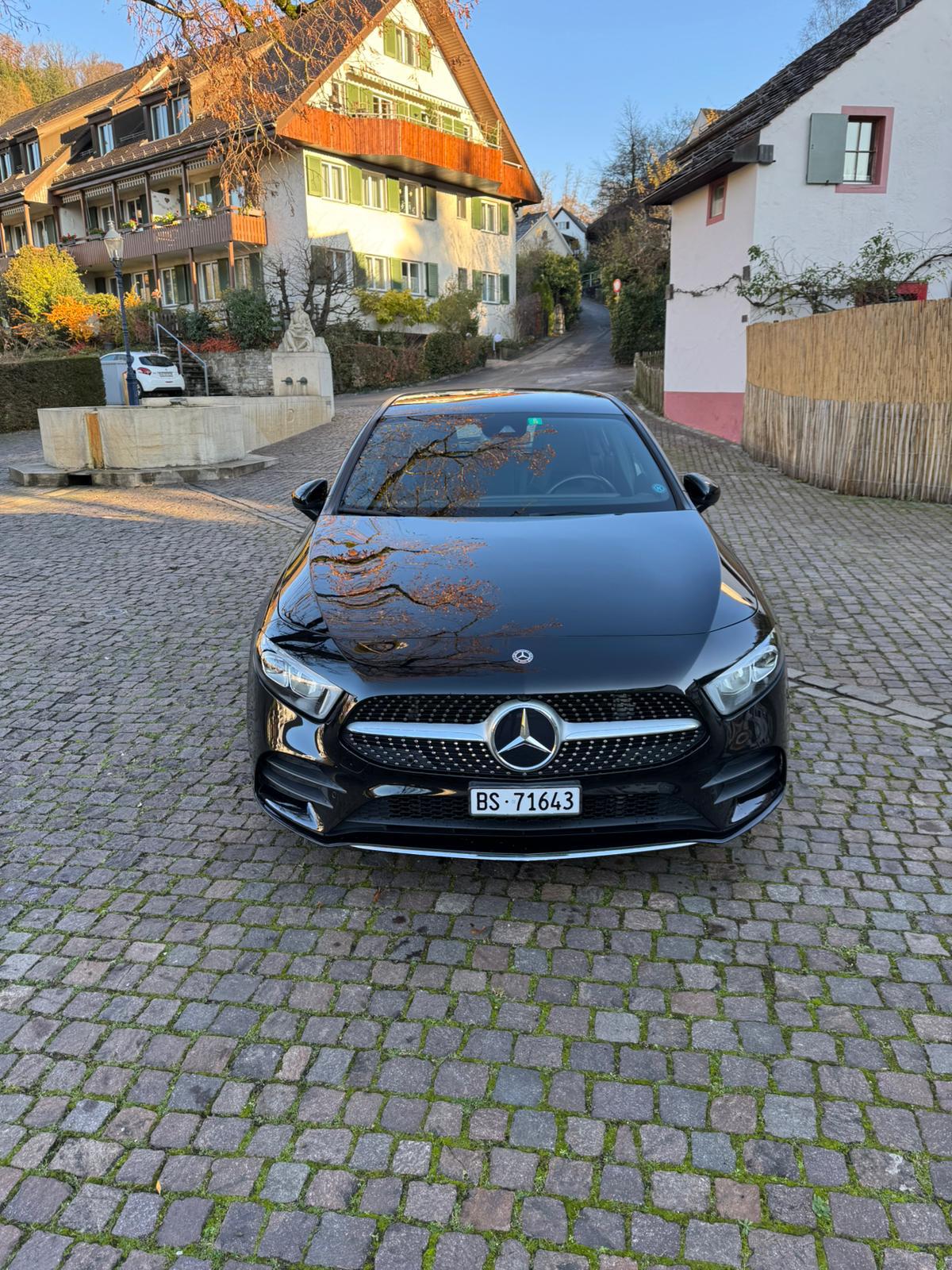 MERCEDES-BENZ A 180 AMG Line 7G-DCT-image-4