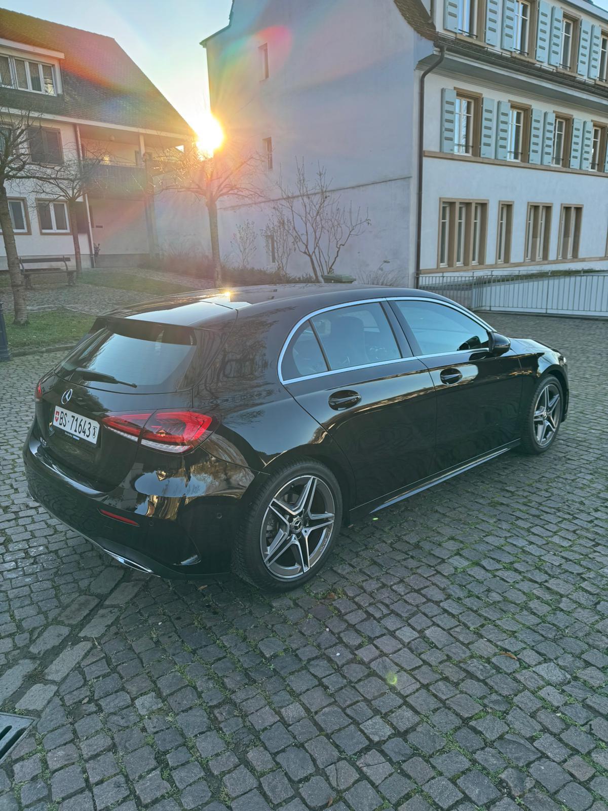 MERCEDES-BENZ A 180 AMG Line 7G-DCT-image-6