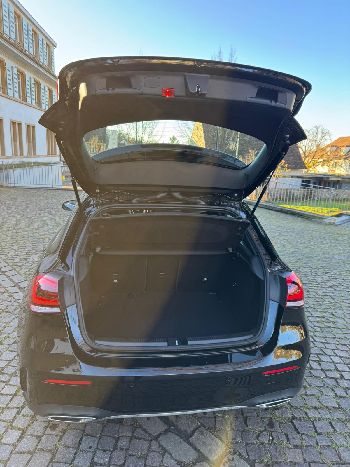 MERCEDES-BENZ A 180 AMG Line 7G-DCT-image-9