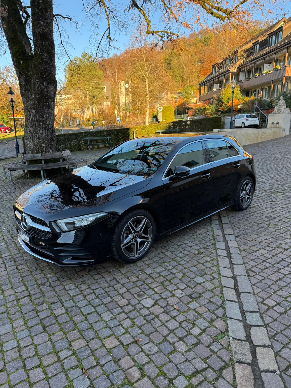 MERCEDES-BENZ A 180 AMG Line 7G-DCT-showroom-element-3