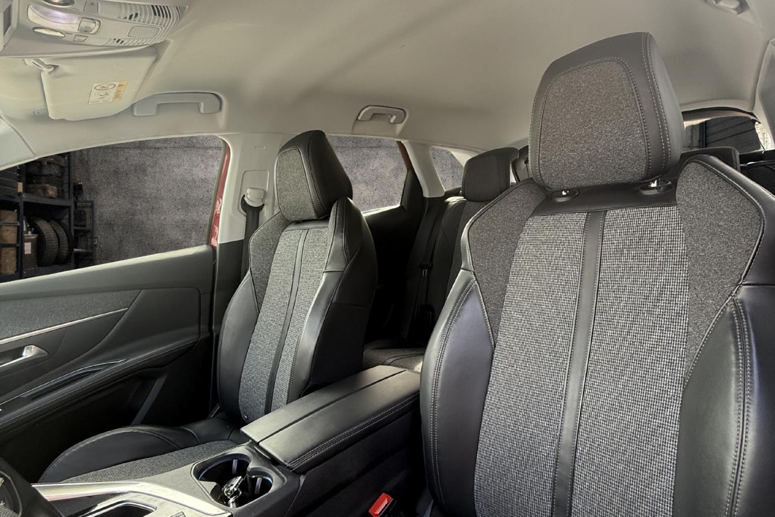 PEUGEOT 3008 1.2 PureTech Active EAT-image-9