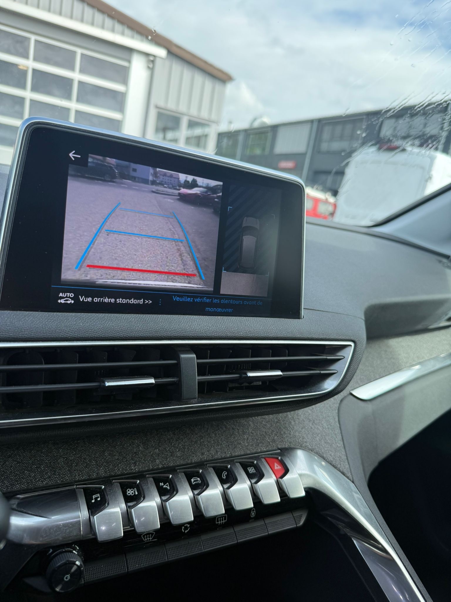 PEUGEOT 3008 1.2 PureTech Active EAT-image-11