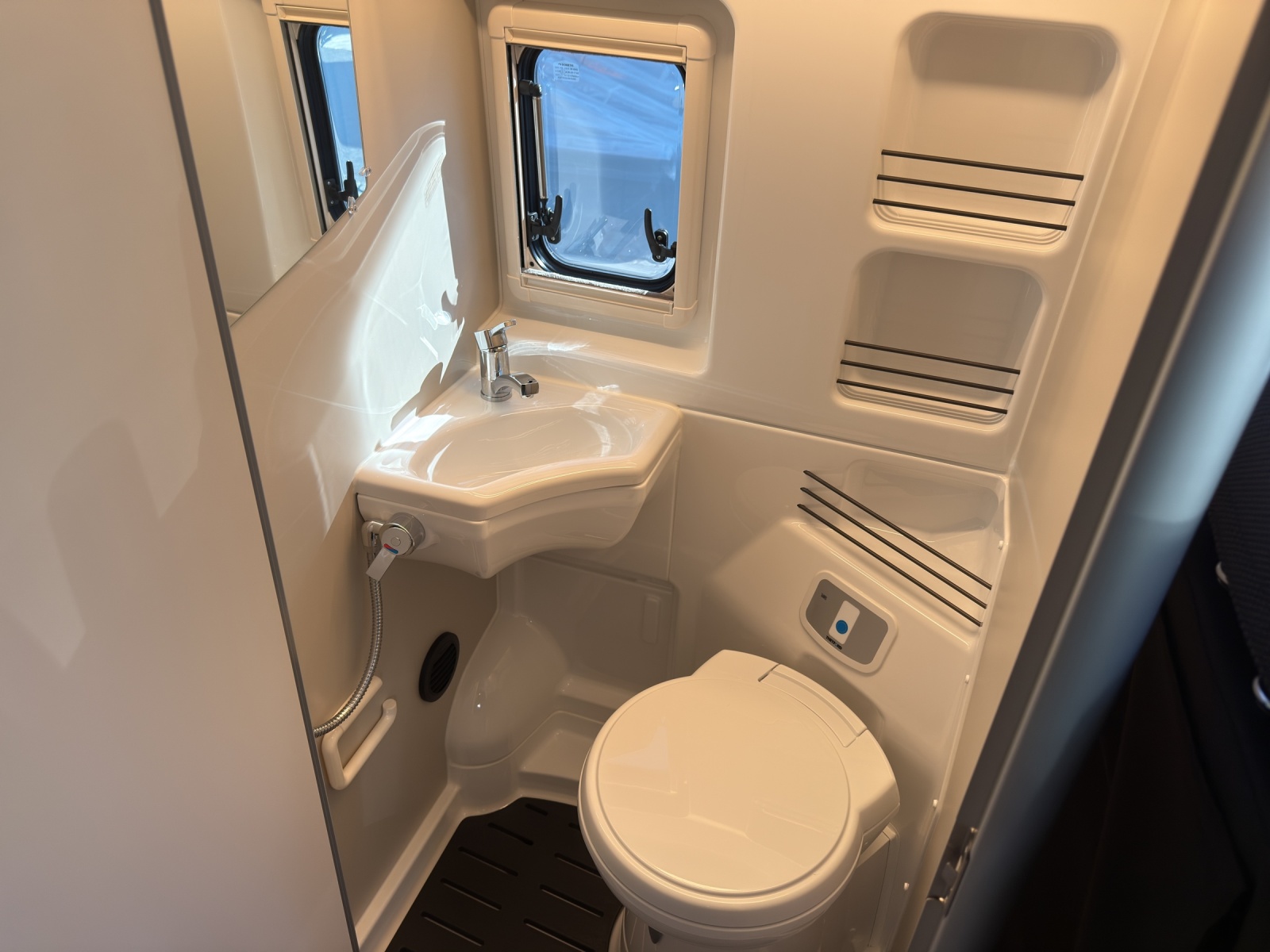 WESTFALIA Columbus 600E 2.2D 8G-image-21