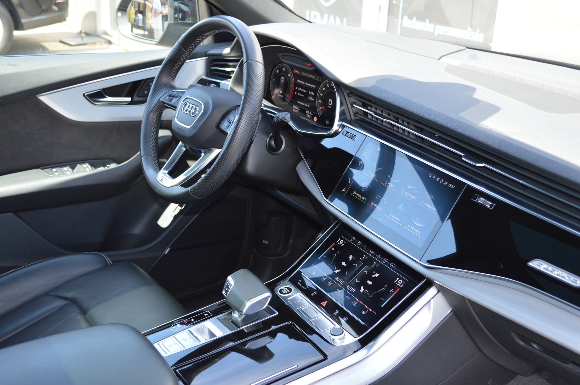 AUDI Q8 50 TDI Black Edition quattro tiptronic-image-11