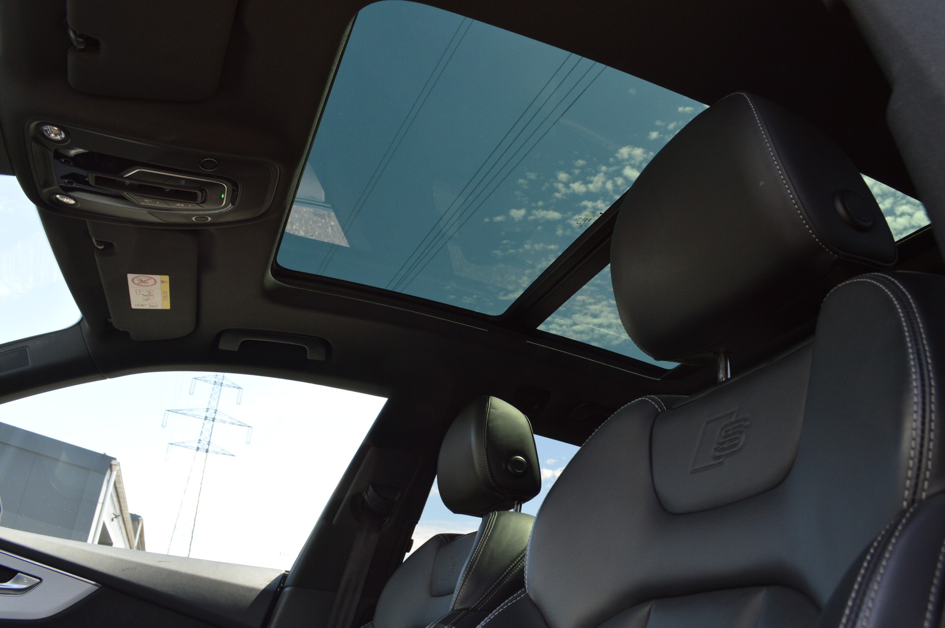 AUDI Q8 50 TDI Black Edition quattro tiptronic-image-15
