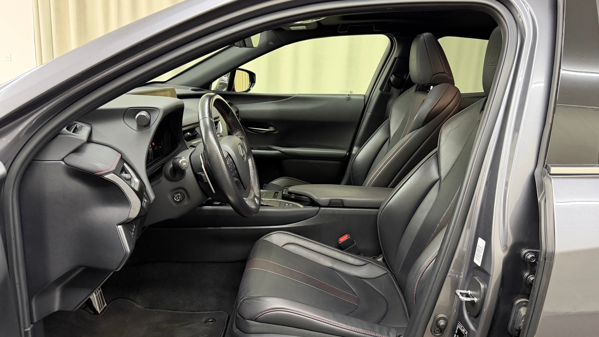LEXUS UX 250h F Sport AWD Automatic-image-6