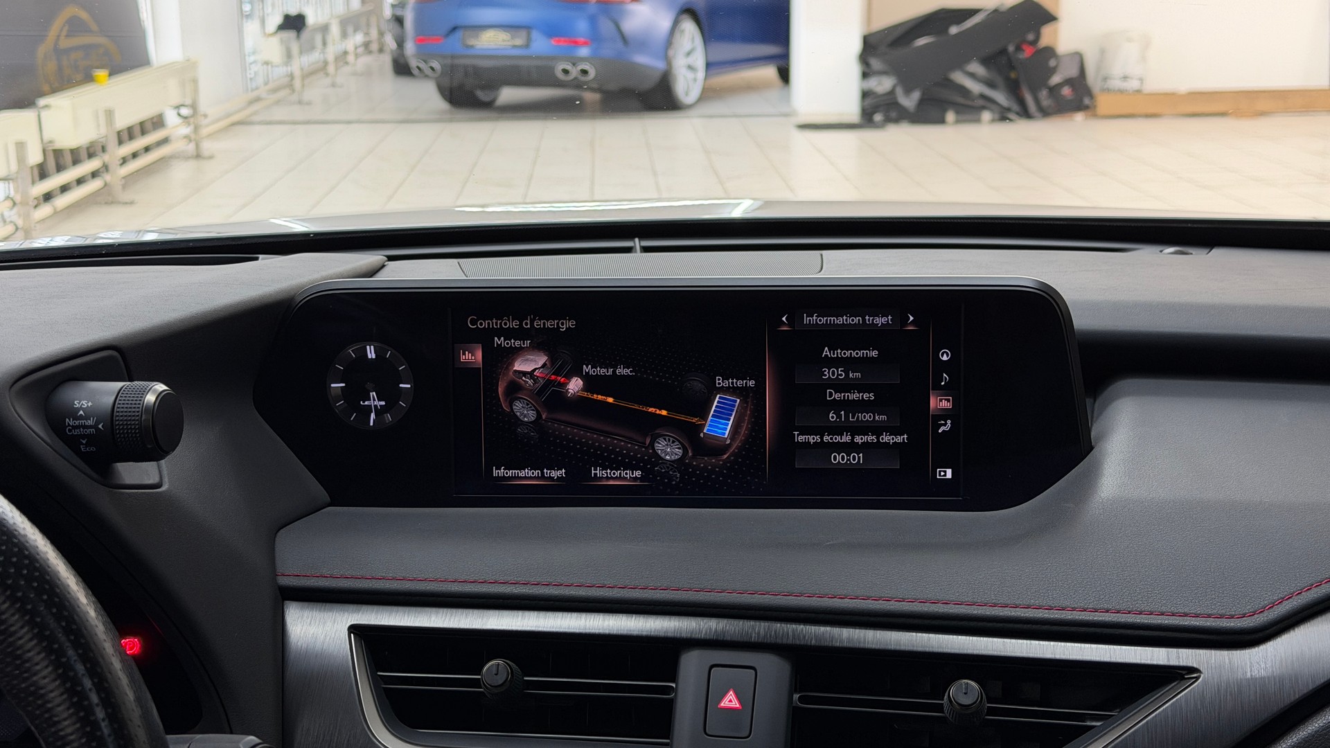 LEXUS UX 250h F Sport AWD Automatic-image-14